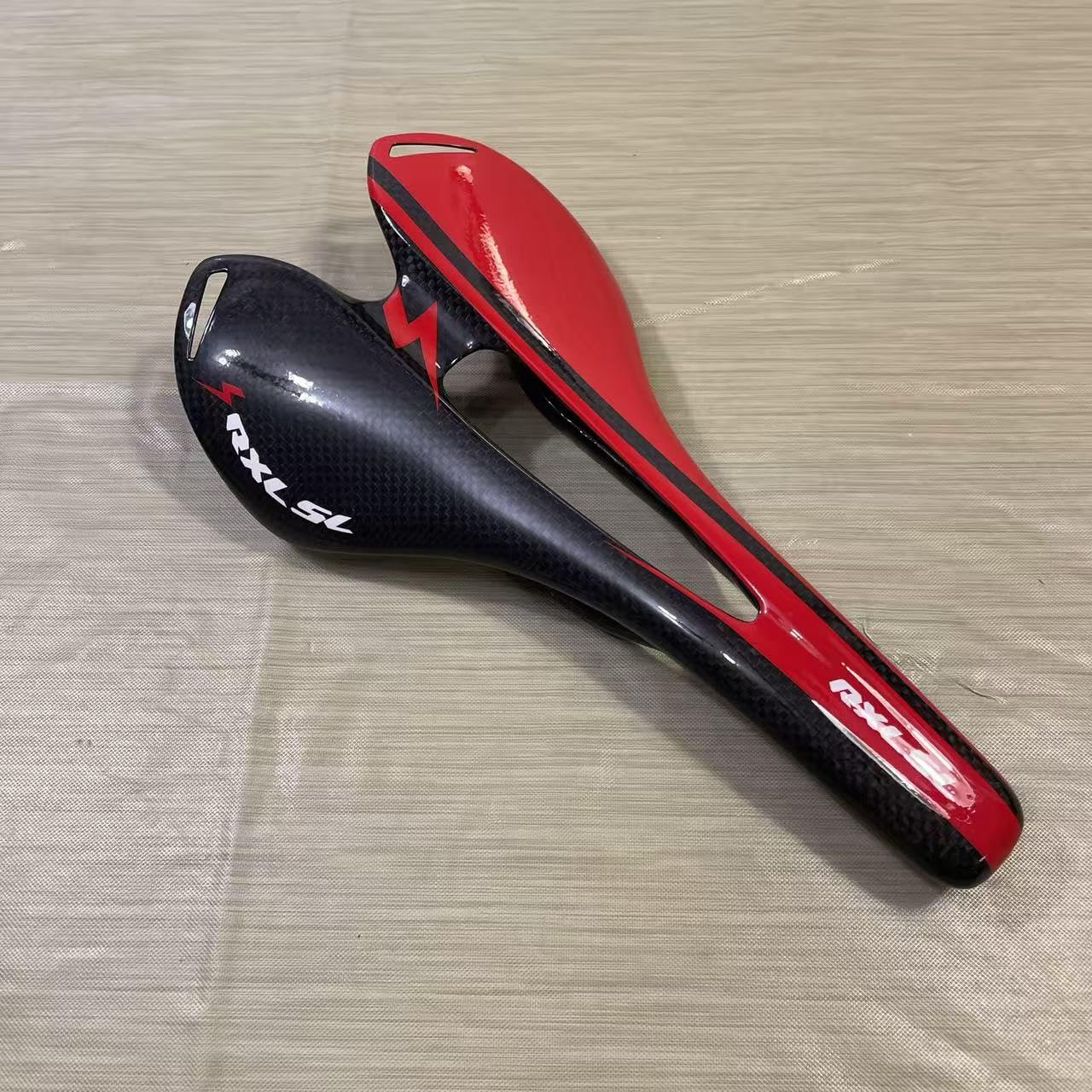 Rennradsattel aus Karbonfaser, roter Sattel, MTB, Carbon-Fahrradsitz