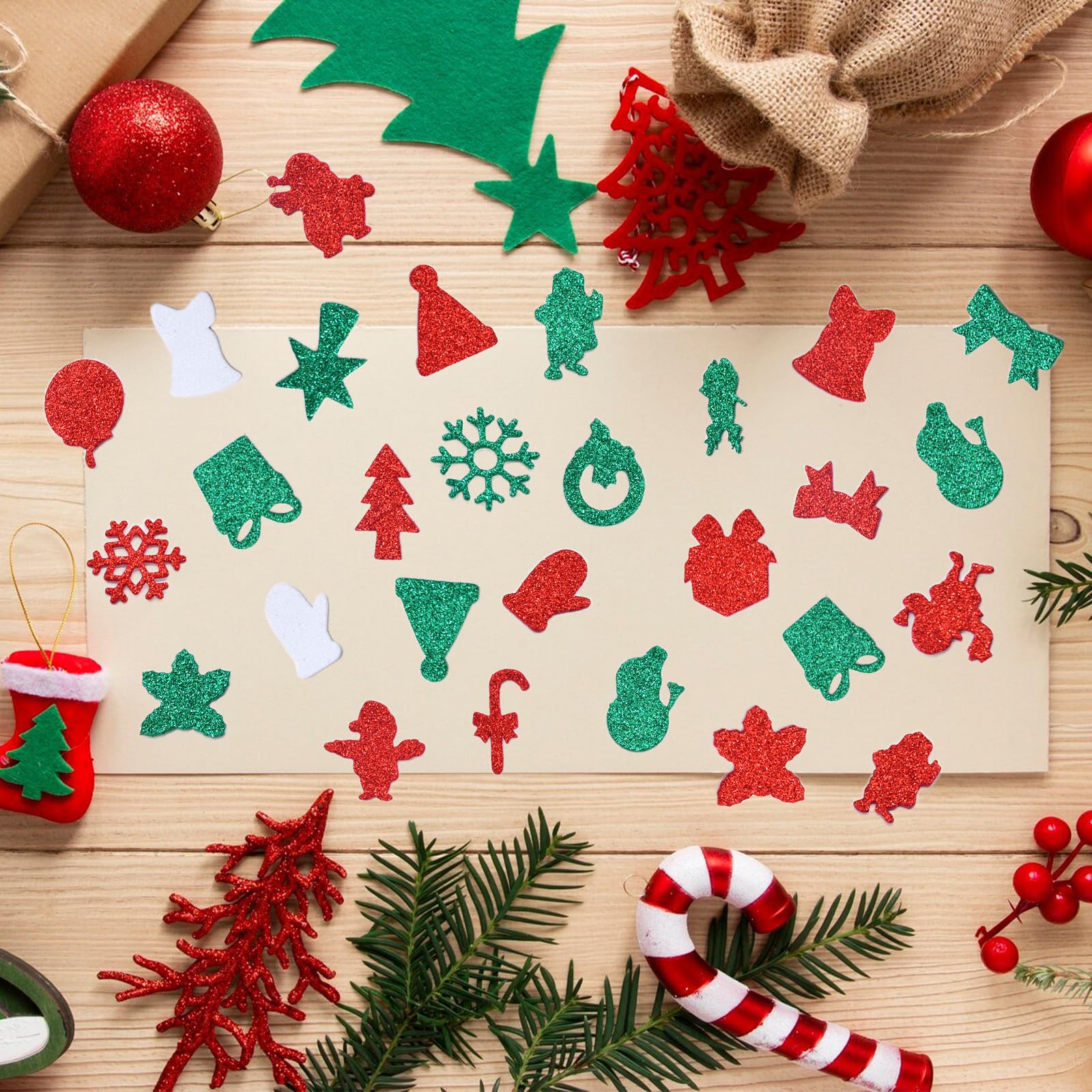 300 Stück Weihnachts-Glitzer-Schaumstoff-Aufkleber, verschiedene Weihnachtsmann, Schneeflocke, Baum, Glocke, Geschenk und Weihnachtsform, Schaumstoff-Aufkleber, selbstklebend, für Kinder, Basteln,