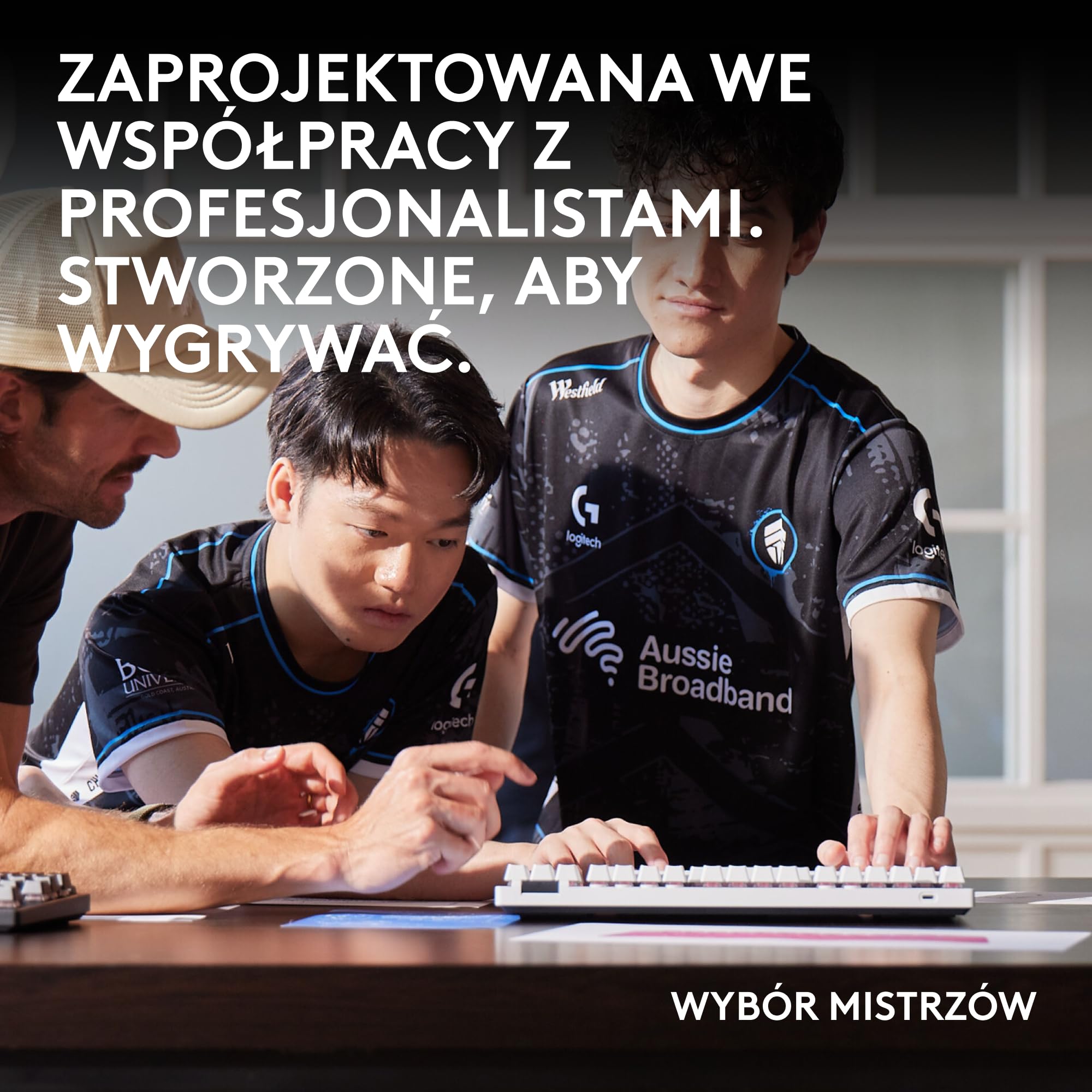 Bezprzewodowa mysz do gier PRO 2 LIGHTSPEED, do 4 konfigurowalnych i przełączanych magnetycznych przycisków bocznych, ładowanie przez USB-C, czujnik 32k DPI do komputerów PC/Mac