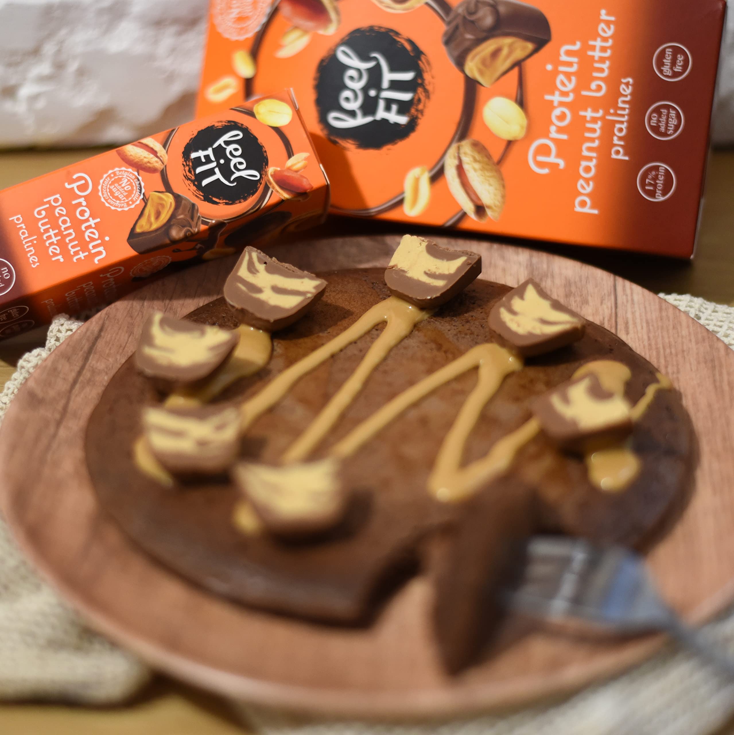 Feel FIT Protein Erdnussbutter-Pralinen in hochwertiger Milchschokolade, ohne Zuckerzusatz, 17% Eiweiß, glutenfrei, 14-er Pack (14 x 66 g)
