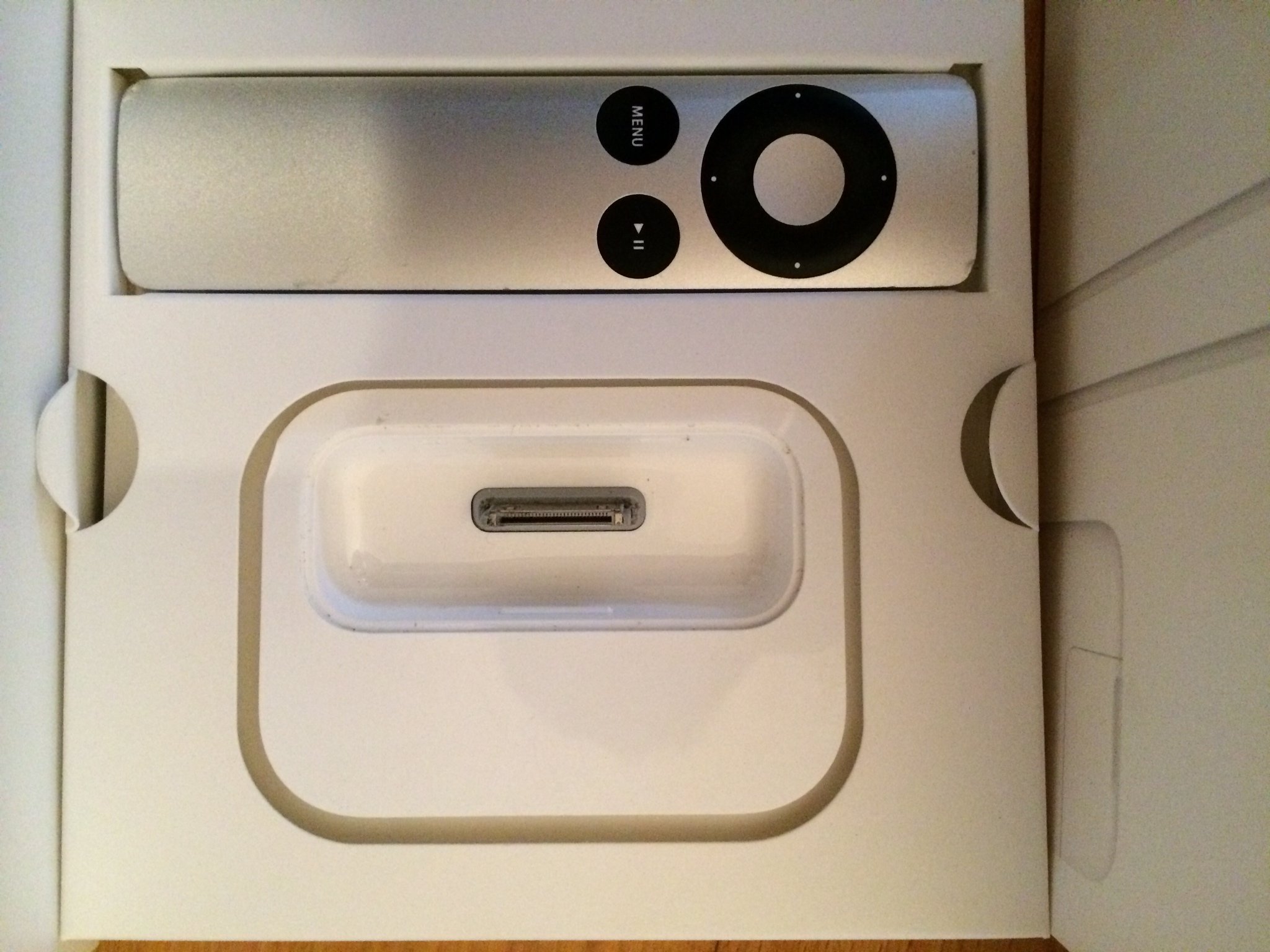 Apple純正universal dock ipod classic nano Review: Apple Universal Dock (2007) | iLounge