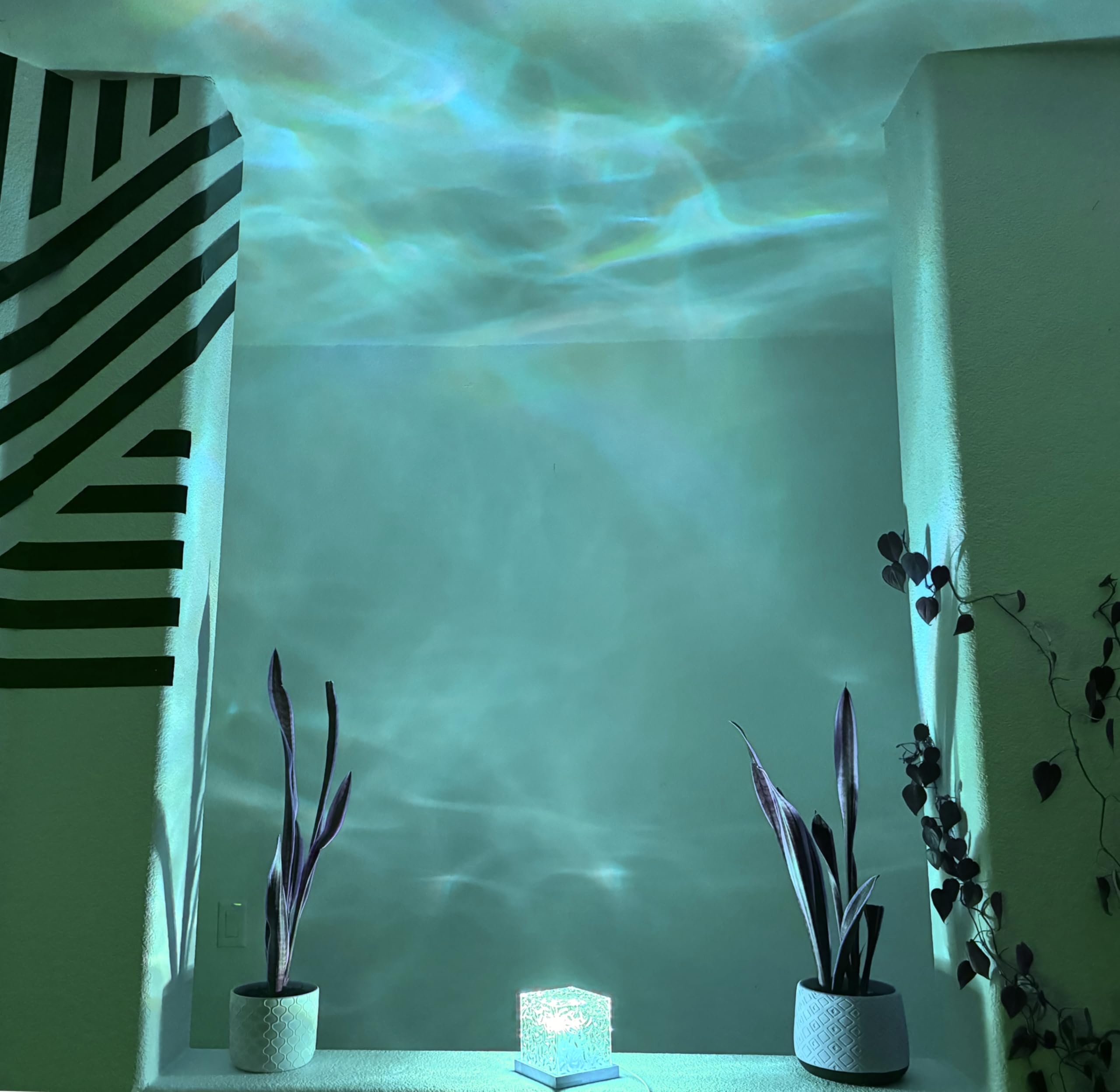 Ocean Wave Northern Lights Ripple Projector, Dimmable Ocean Wave Night Light with Remote, Multi-Mode Slow Moving Ripple Effect, Underwater Aurora Halosphere Lamp for Bedroom, Living Room, Party