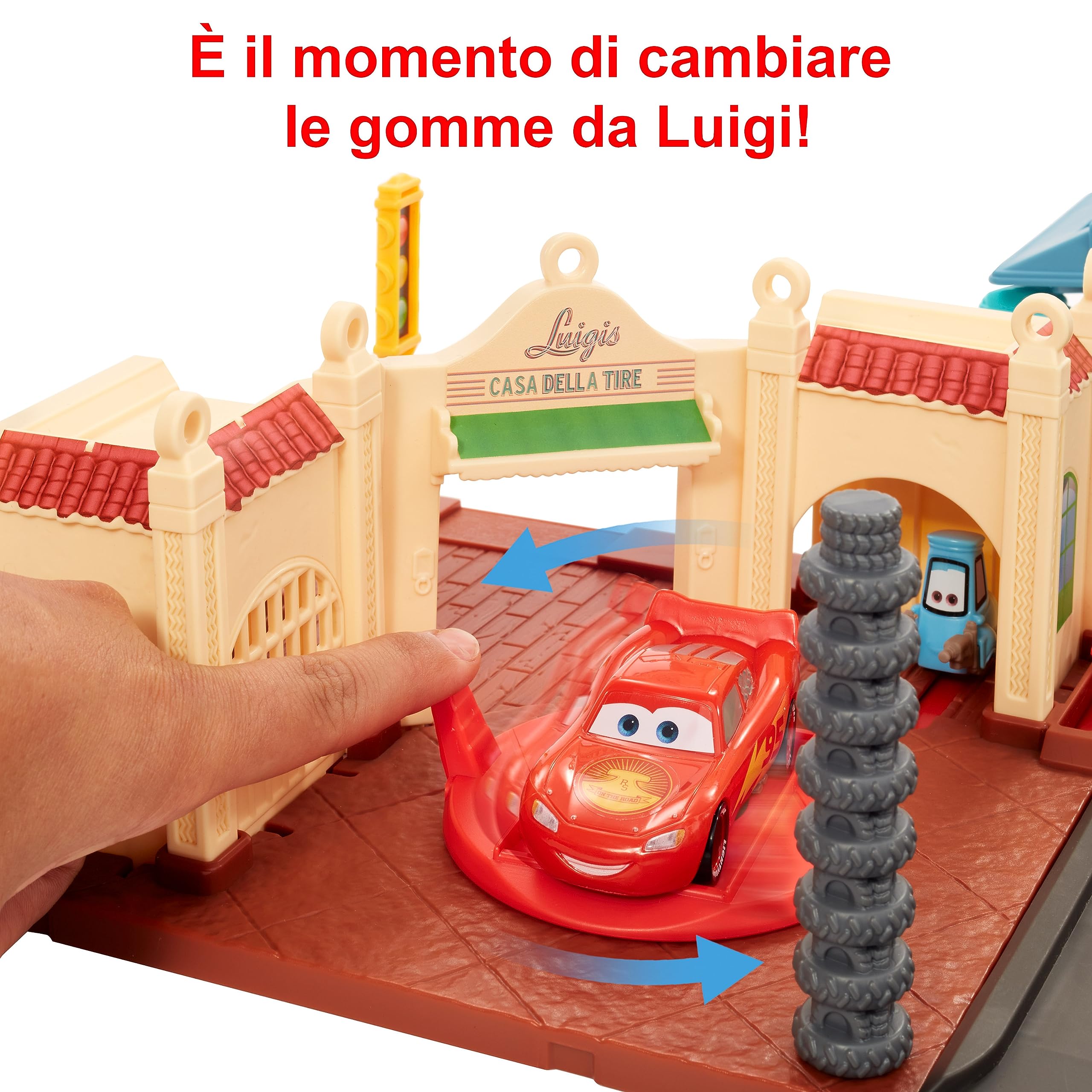 Disney Pixar Cars On The Road - Visita a Radiator Springs, playset dei luoghi del film, con 2 veicoli Saetta McQueen e Cricchetto, conto alla rovescia luminoso, giocattolo per bambini, 4+ anni, HGV68