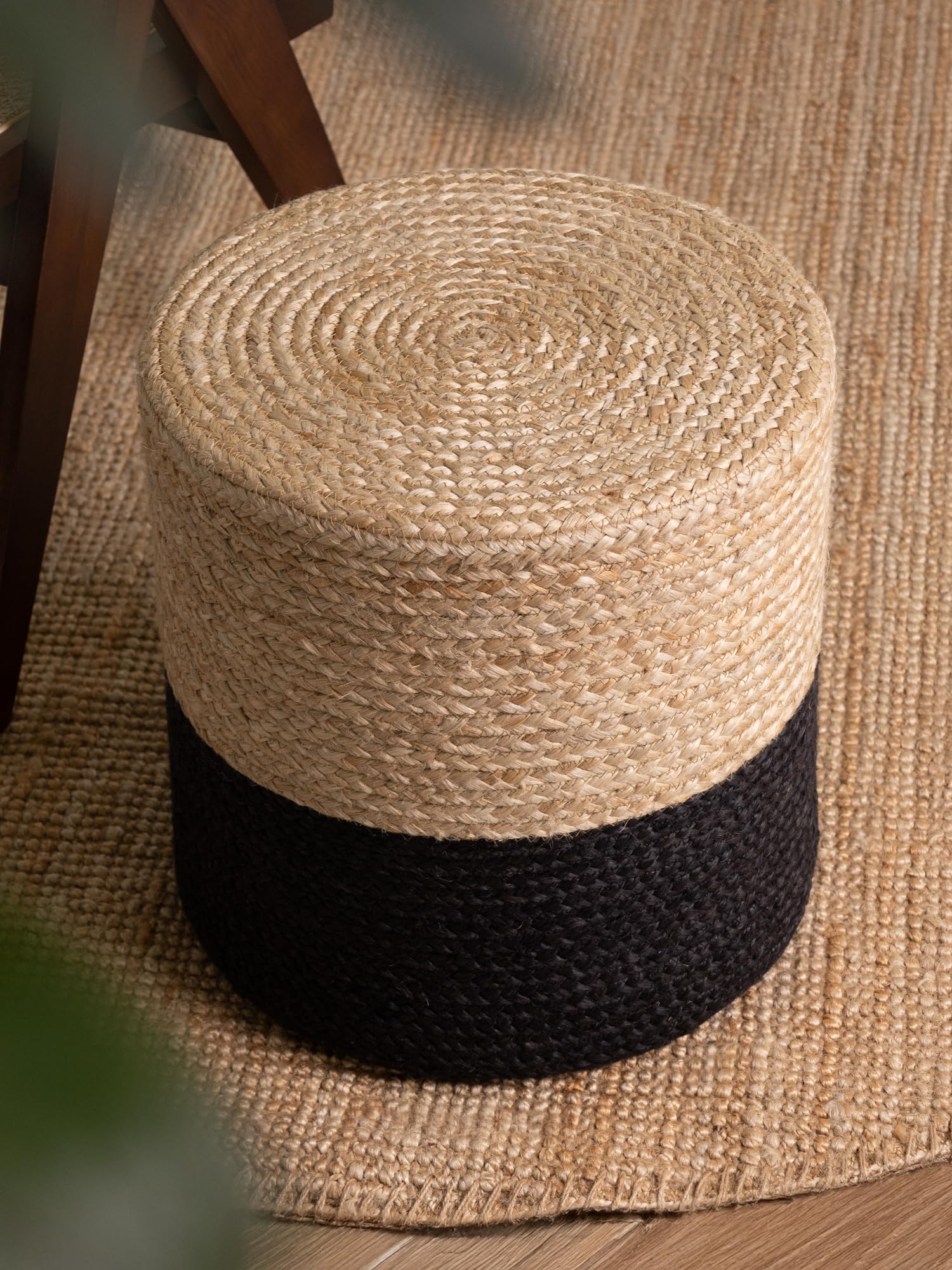 Hanse Home Jutta Pouf in iuta naturale, forma cilindrica in stile bohémien, sgabello, pouf, pouf per soggiorno, sala da pranzo, corridoio - oro naturale, nero, 40 x 40 x 40 cm