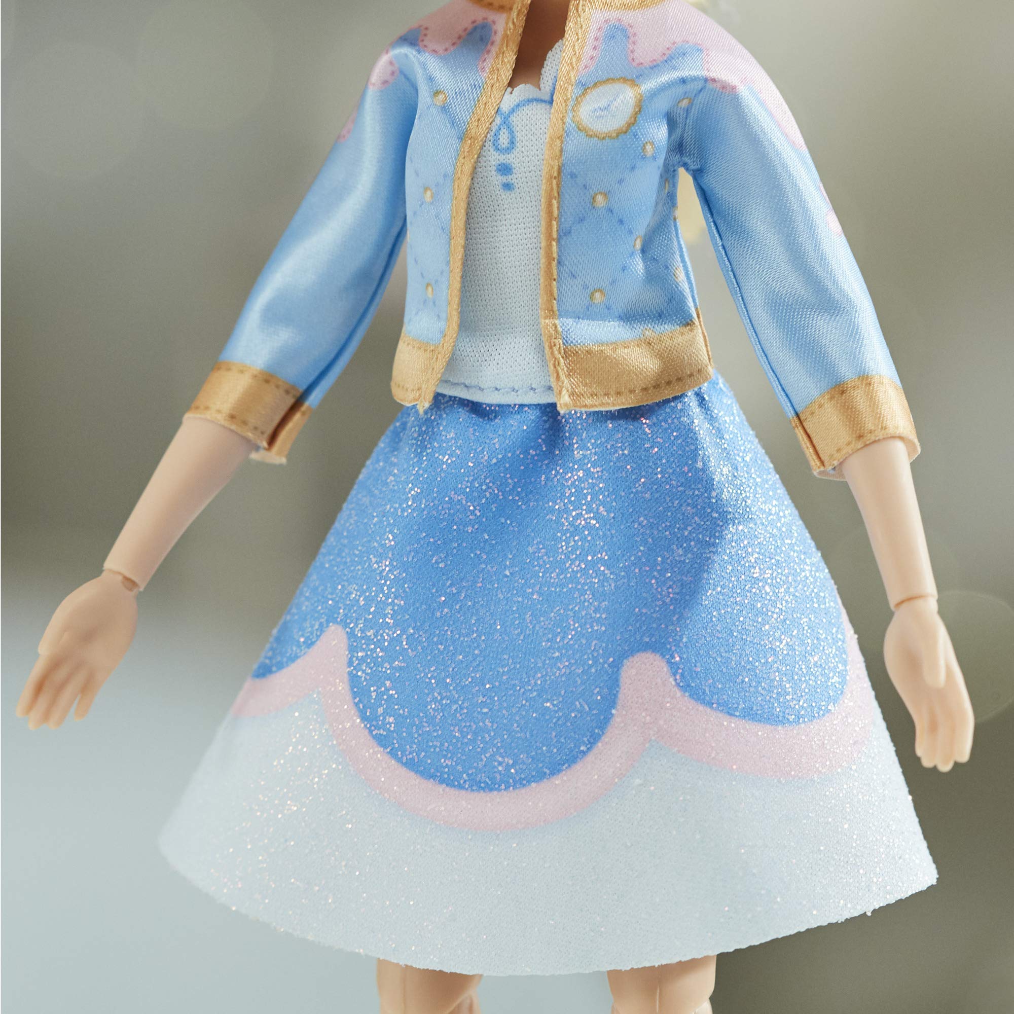 Disney Princess Hasbro E89375L0 Poupée Cendrillon et Scooter Multicolore