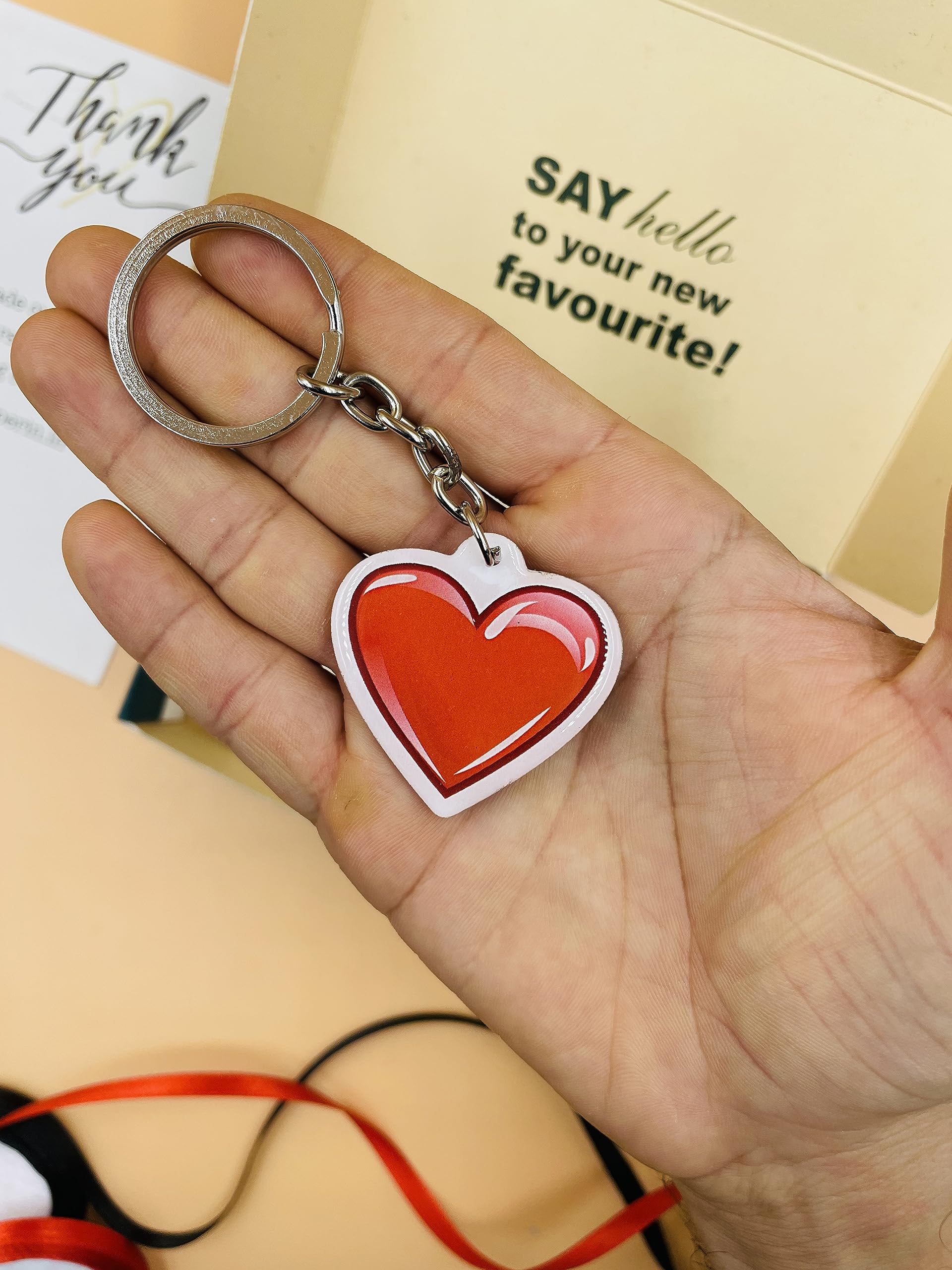 PerinHeart Shaped Keychain: Stylish Accessory for Keys, Bags, and More - Keyring Gift with Love Symbol - Durable and Chic - Perfect for Couples, Friends, and Loved Ones
