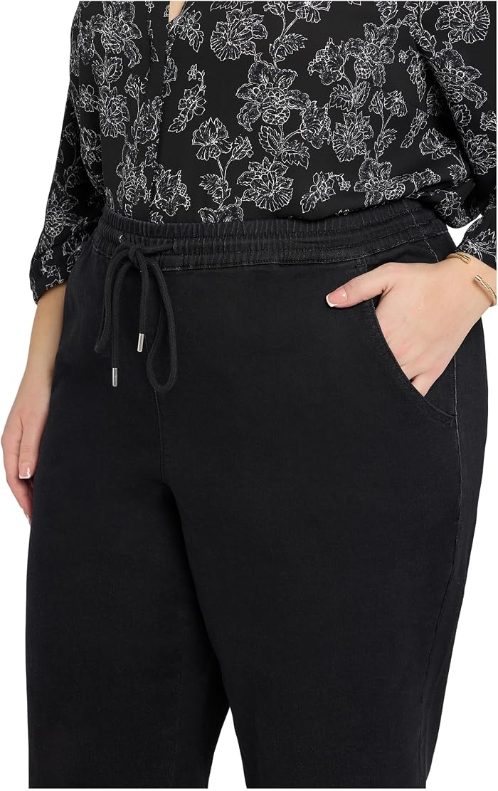 Женские брюки NYDJ Plus Size Relaxed Drawstring Pull-On Denim Pants, цвет: Чёрный — фото 2