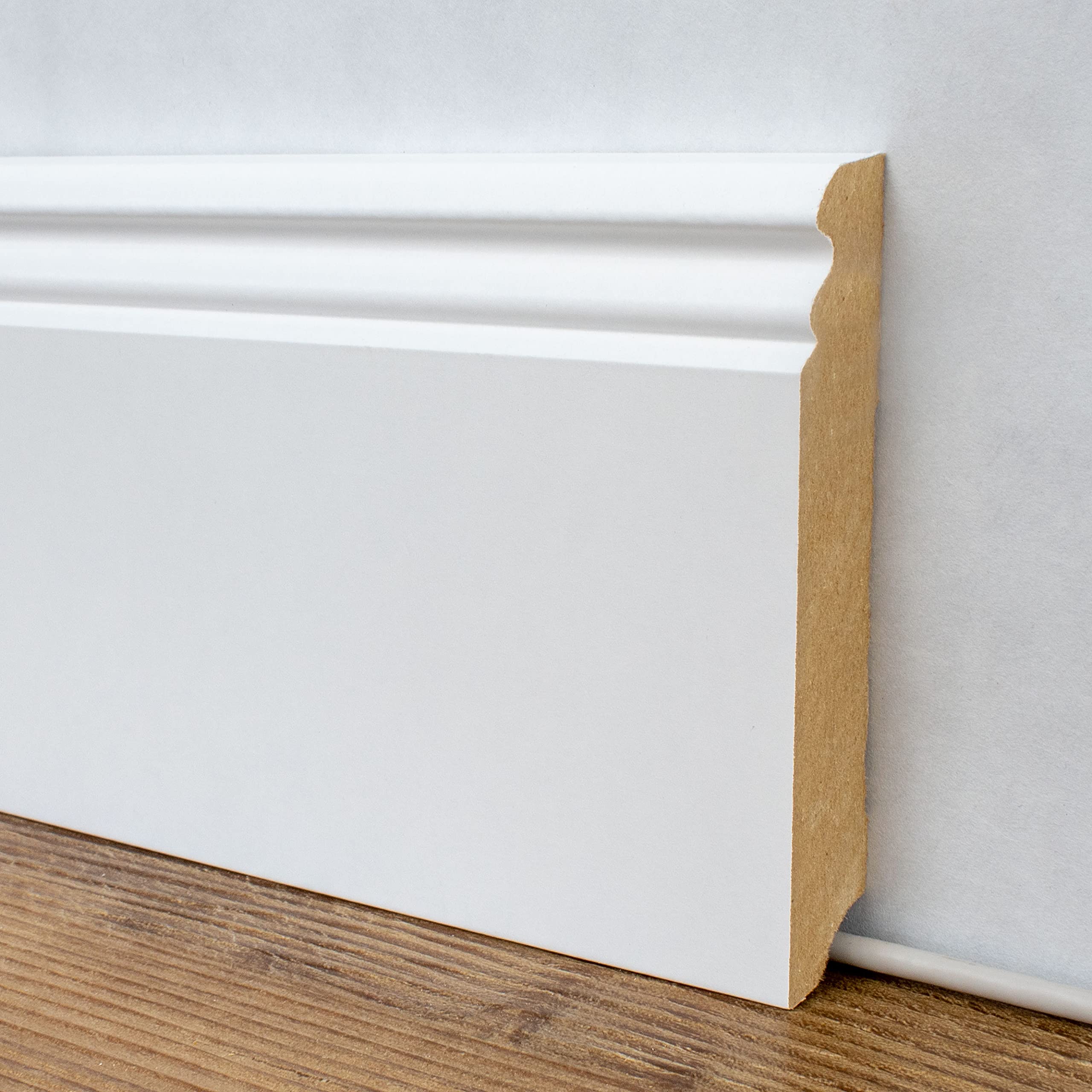 PROVISTON - Battiscopa con profilo di Berlino, 19 x 115 x 2500 mm, anima in MDF laminato, bianco, da incollare, viti e chiodi, stile classico, 25 metri, 10 pezzi