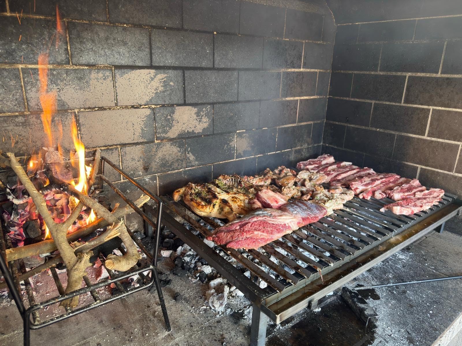 Brasero Fogonero Cuna de Hierro 10mm Reforzado para Leña y Carbon Leñero Uruguayo de Parrilla