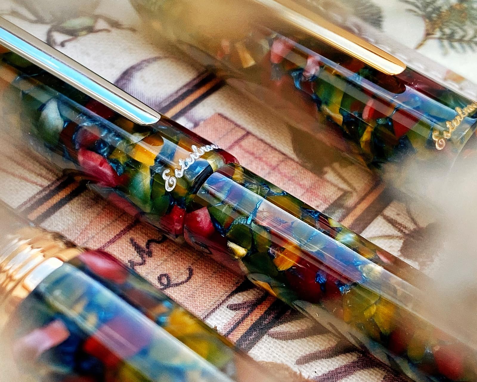 Stylo plume à piston Esterbrook Estie Botanical Garden avec bordure dorée et cartouche d'encre de 30 ml, couleur bordeaux