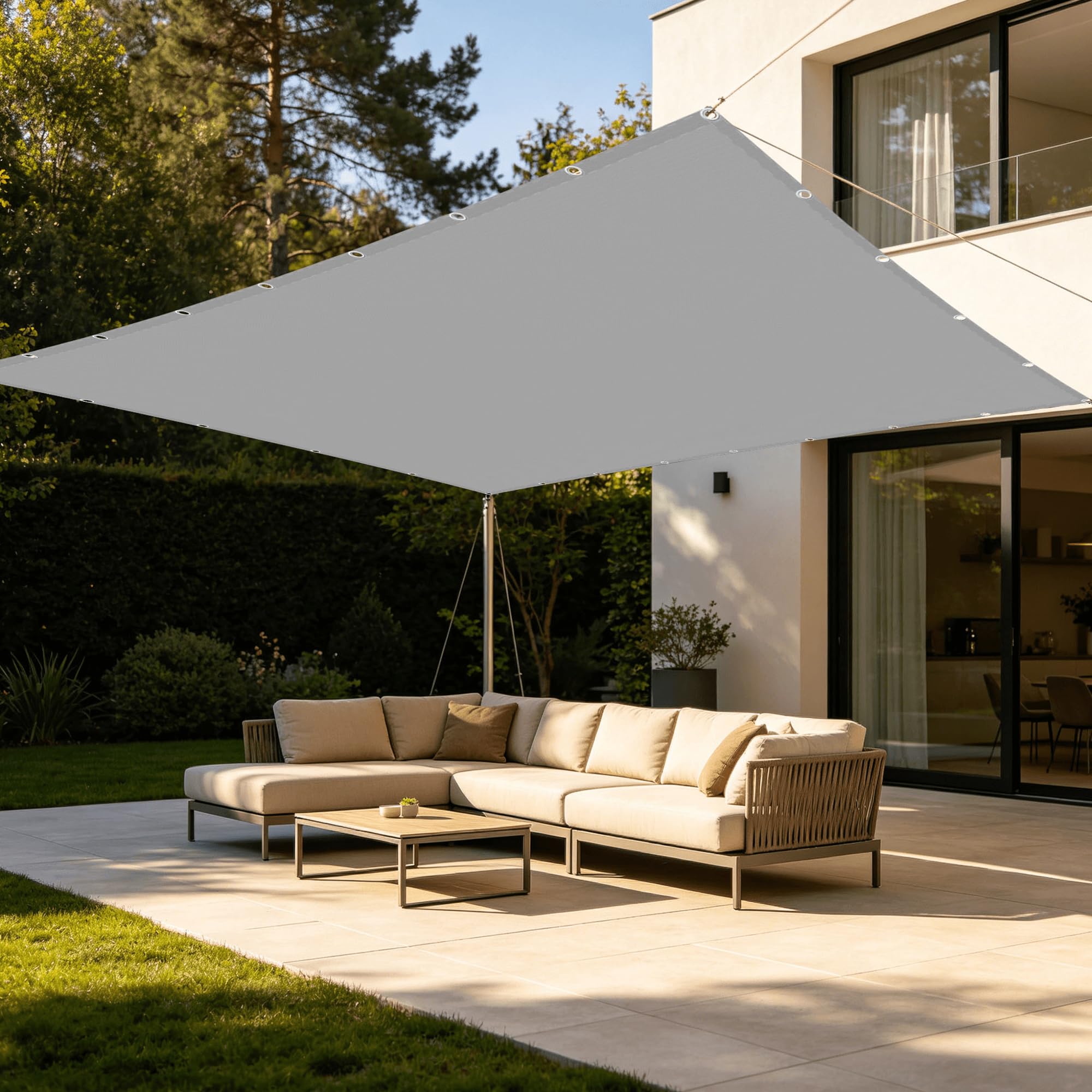 Voile d'ombrage carré gris pour ombrager un grand balcon ou une terrasse