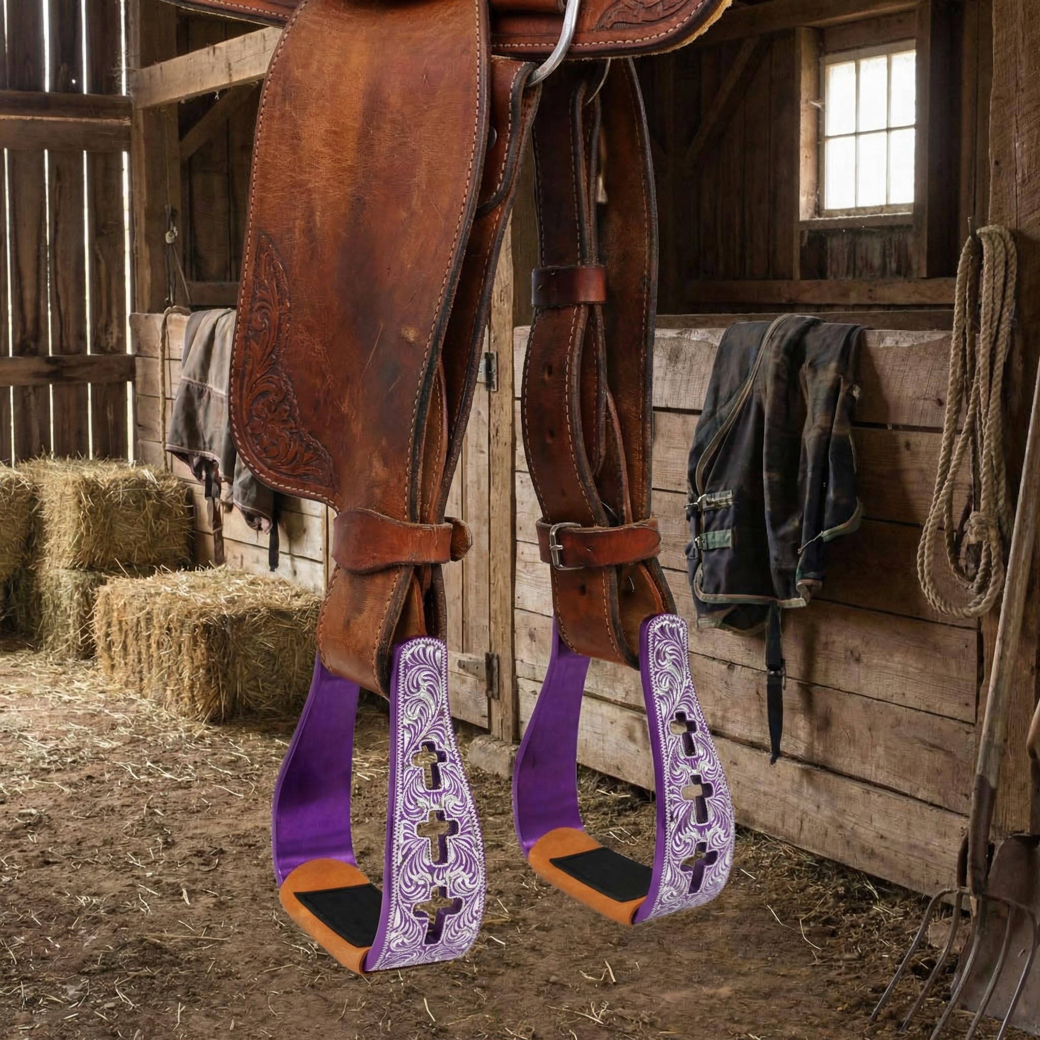 Western Show - Sillín de caballo con estribos de cuero de aluminio grabado en cruz 5145v