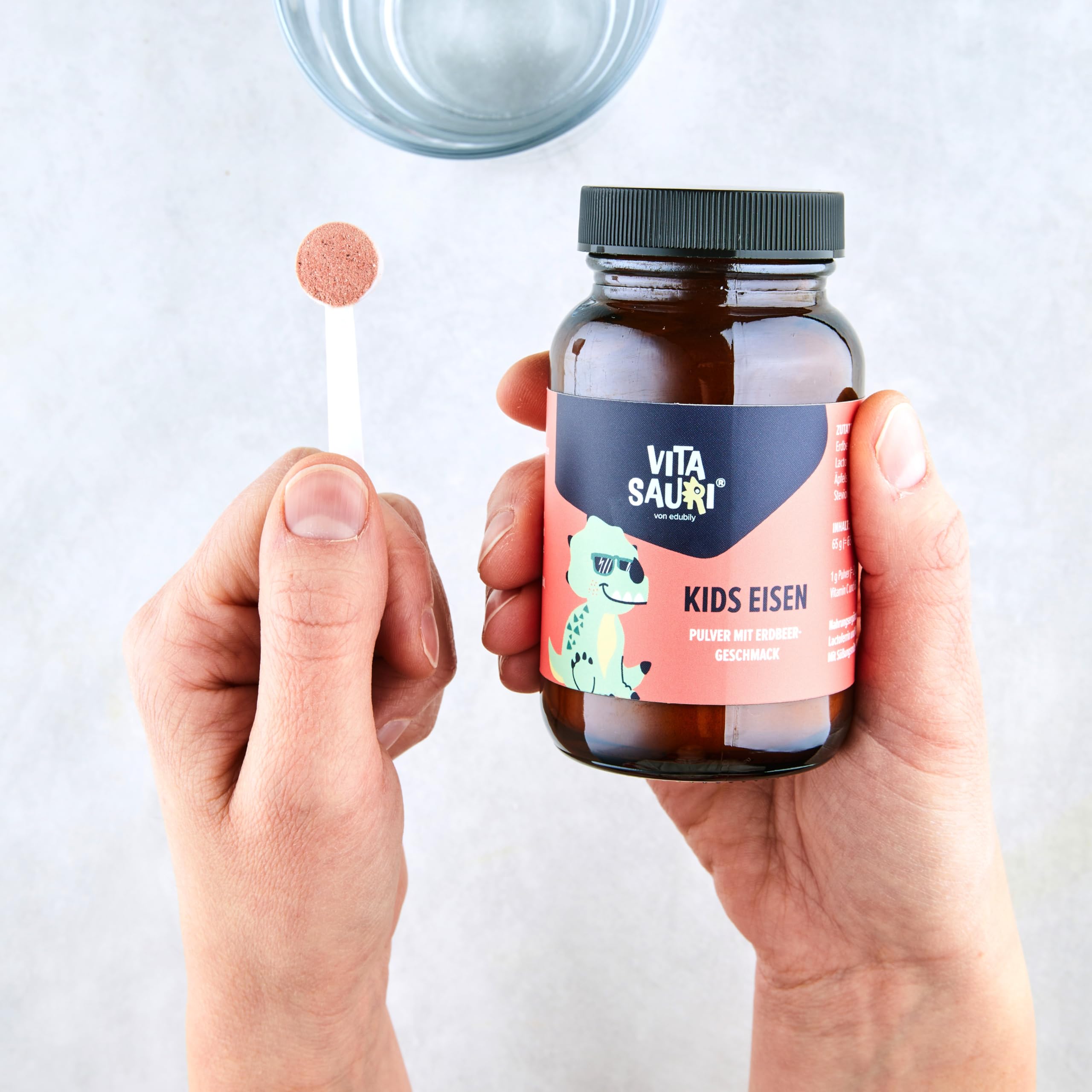 Vitasauri Kids Eisen - Eisenpulver für Kinder mit Lactoferrin & Vitamin C aus Acerolaextrakt - Leckerer Erdbeer-Geschmack - Vegetarisch - Ohne Zucker (65 g)