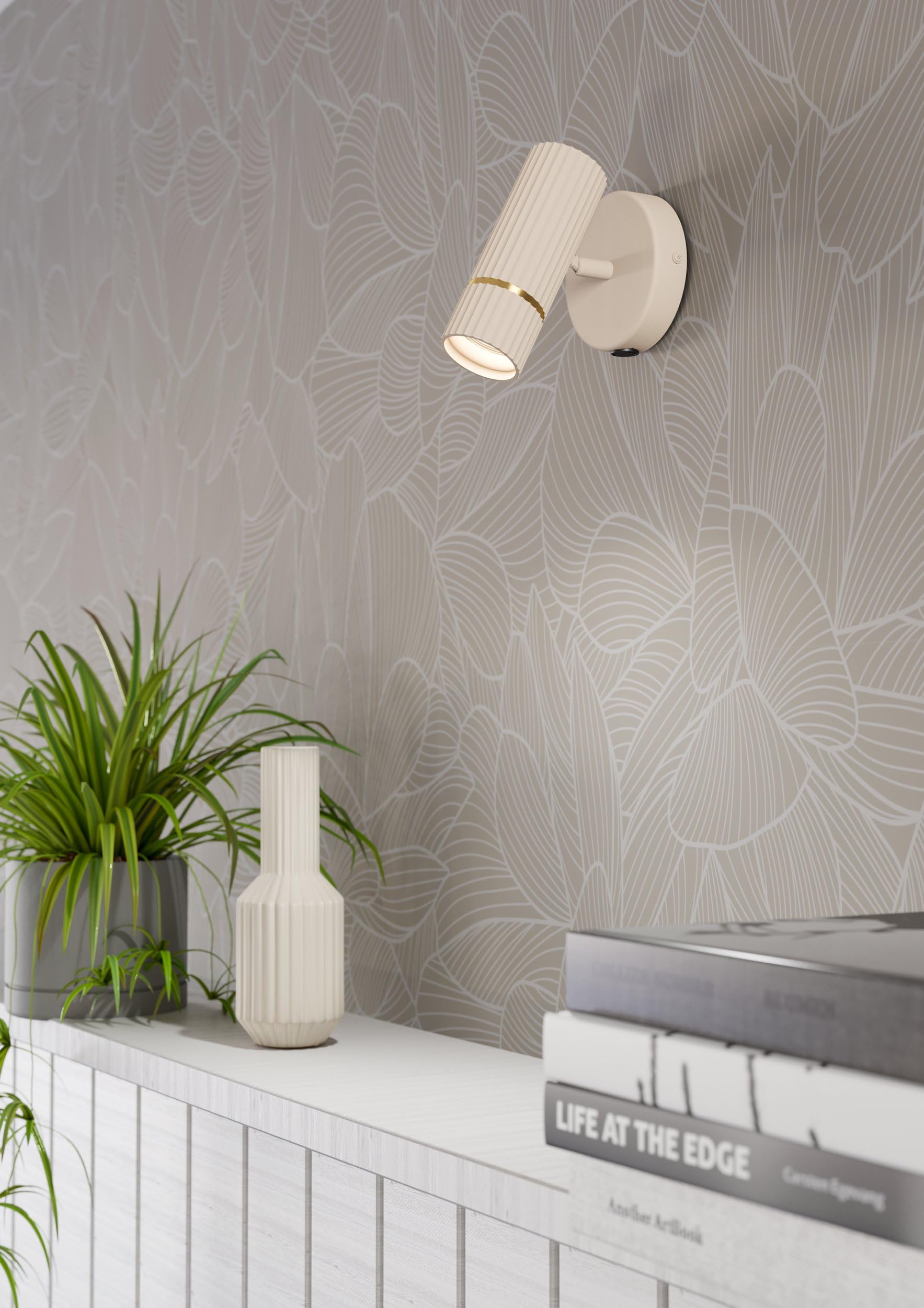 Eglo Caminia Lámpara de pared, lámpara de pared para interiores con foco orientable, foco de pared con interruptor, foco para dormitorio, metal en beis y dorado, bombilla GU10, blanco cálido