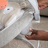 Vista 6 de Ingenuity InLighten - Asiento de columpio para bebé con barra de juguete iluminada y almohada de tiempo de barriga de oso - Nate, desde recién