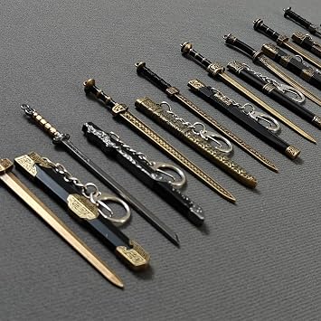 Novelty Mini Sword Shape Pendant Keychain Creative Weapon Model Toy Key Ring Fashion Backpack Decoration Accessories Gifts