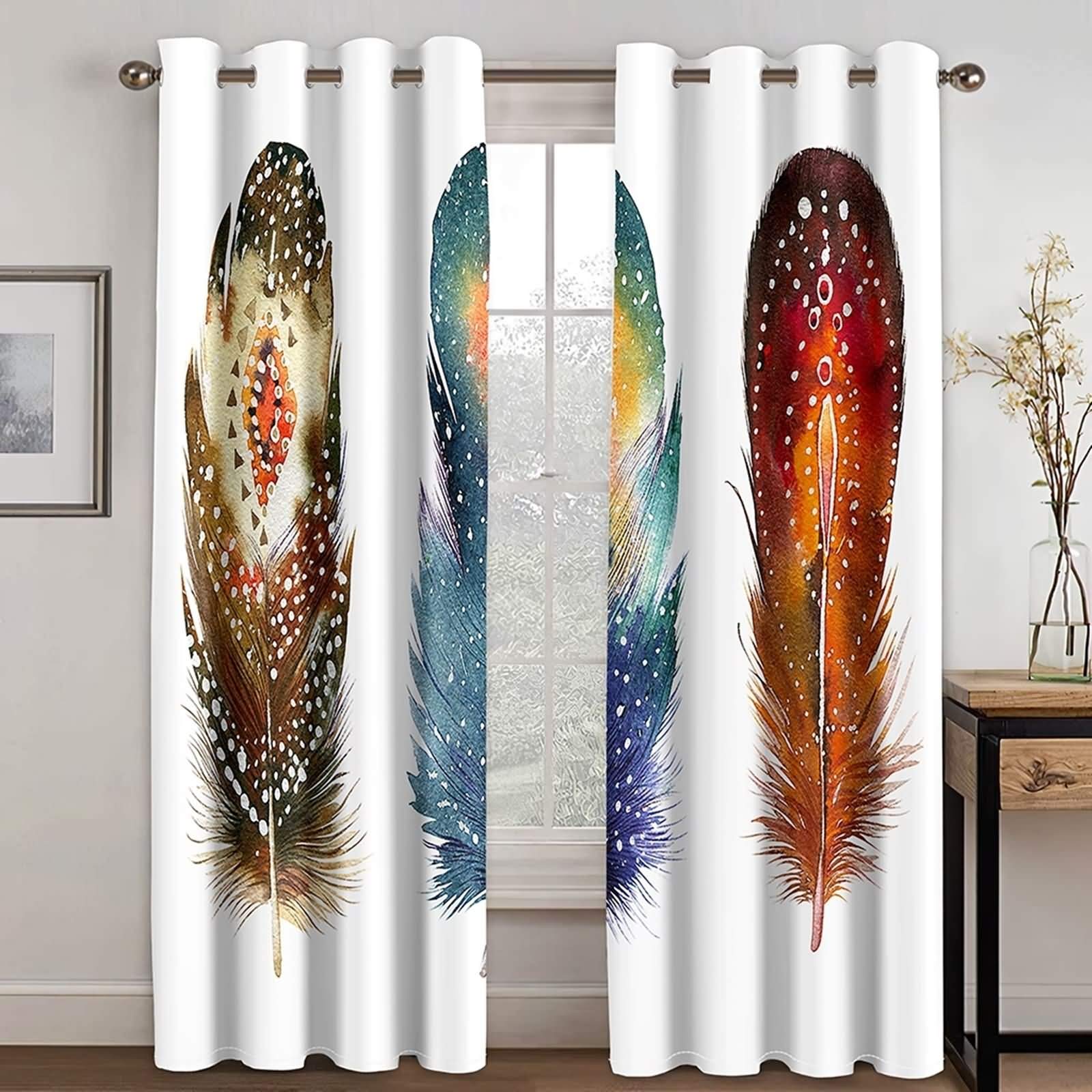 Rideau imprimé plumes multicolore blanc pour une chambre parentale cosy