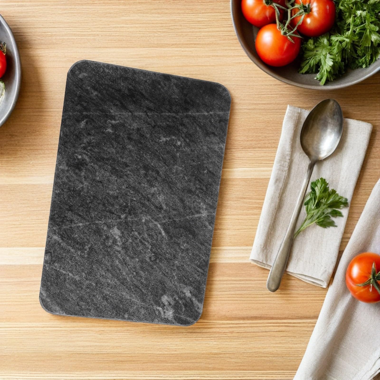 Tabla para Cortar de Mármol Natural Negro Textura Única Rectangular, Uso Versátil y Práctico para Cocina y Presentación Moderna de Alimentos