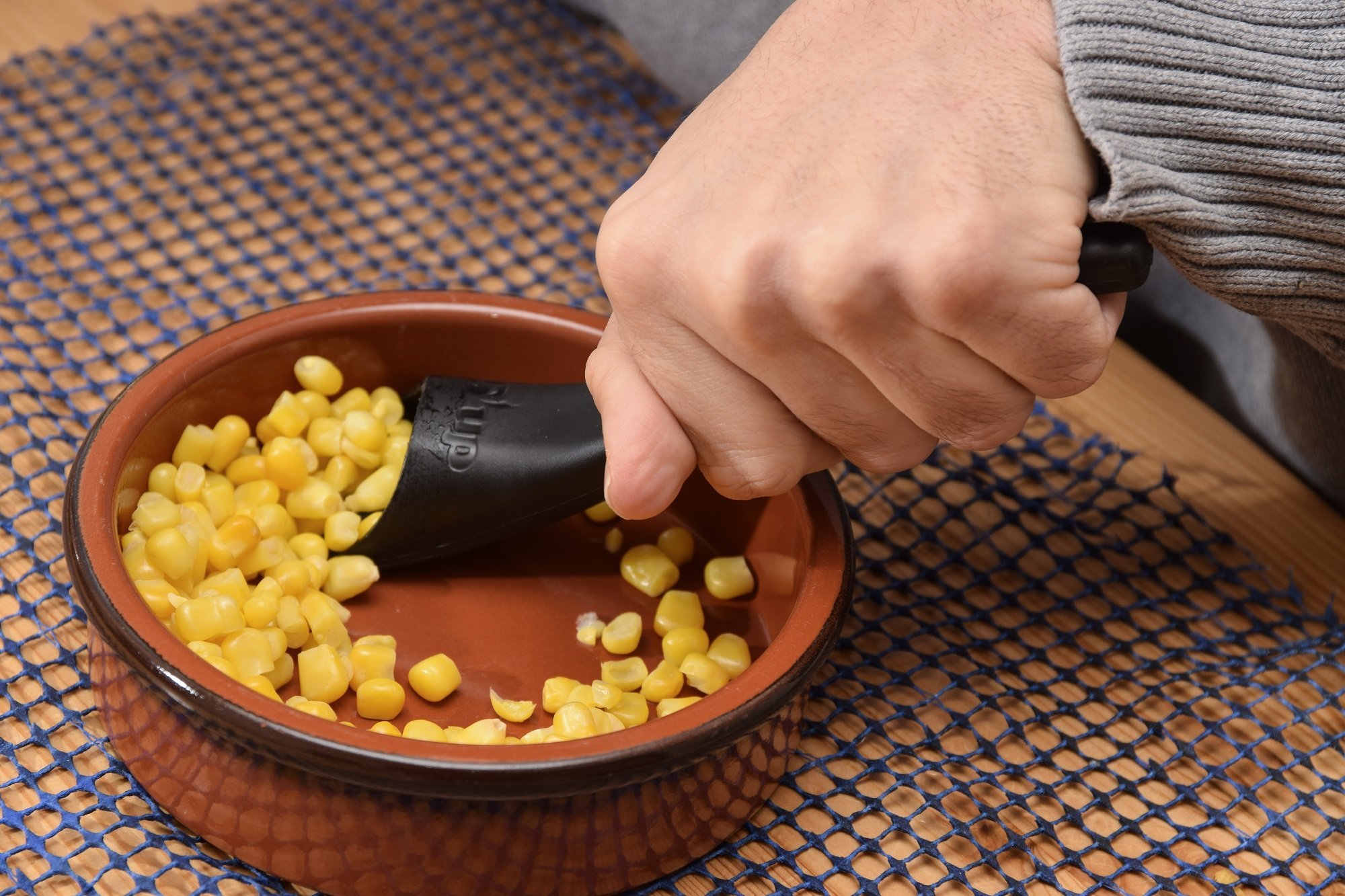 SUP S’up Cuillère Noire Pour mains qui tremblent