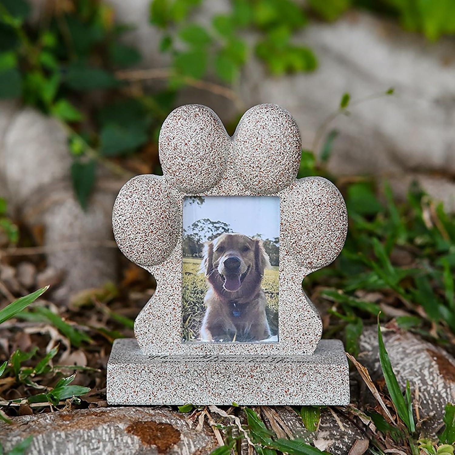 Pet Memorial Stones for Dogs with Picture Frame, Dog Memorial Gifts for Loss of Dog, Resin Bereavement Gifts Dogs Commemoration Tombstone(Beige)