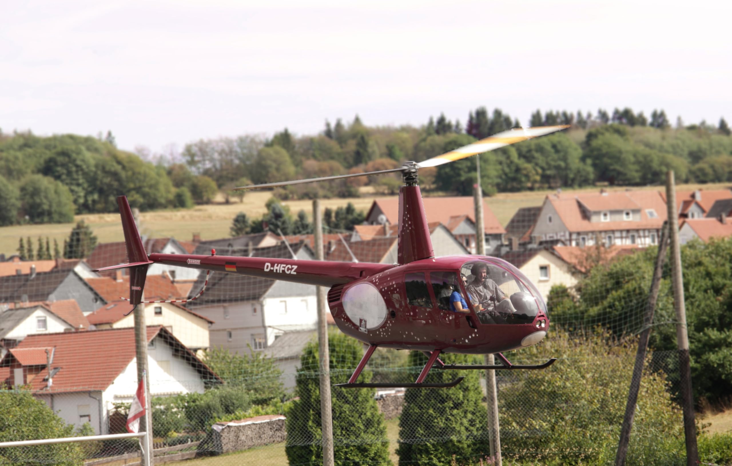 JOCHEN SCHWEIZER Geschenkgutschein: Hubschrauber Rundflug Gießen (30 Min.)