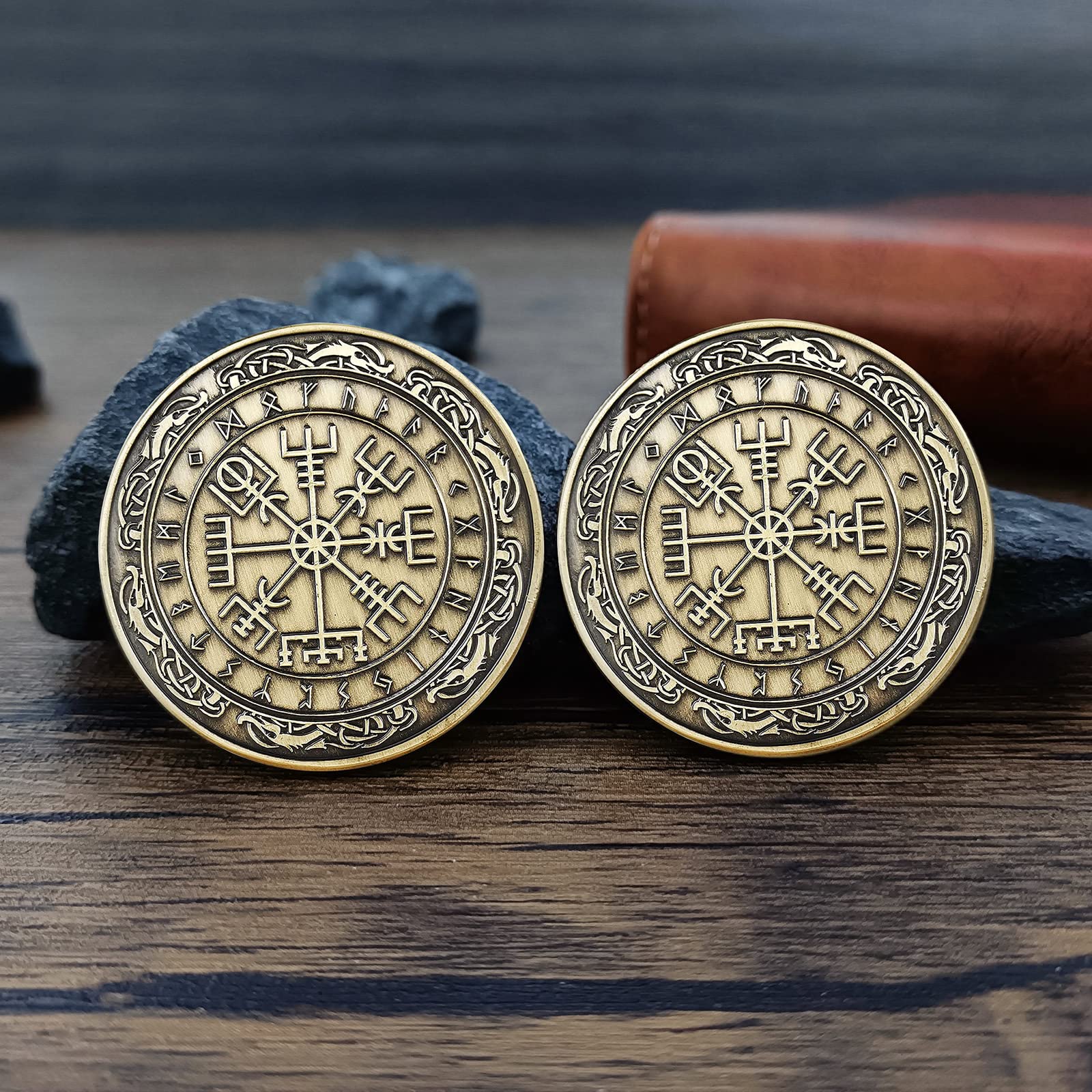 Vegvisir, boussole runique islandaise et futhark, mythologie nordique, symbole de protection viking Sticker