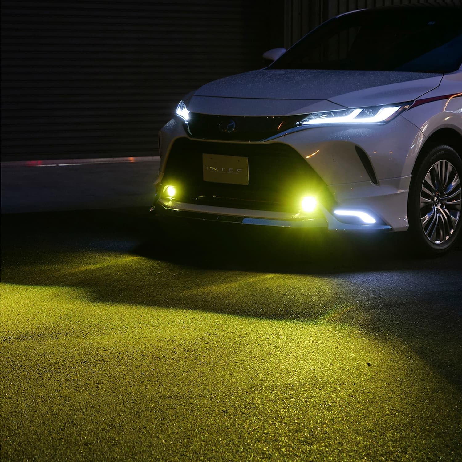 トヨタ 80ハリアー　純正オプション　バイカラーLEDフォグランプ Amazon | INTEC(インテック) トヨタ純正LEDフォグ交換用バイカラー