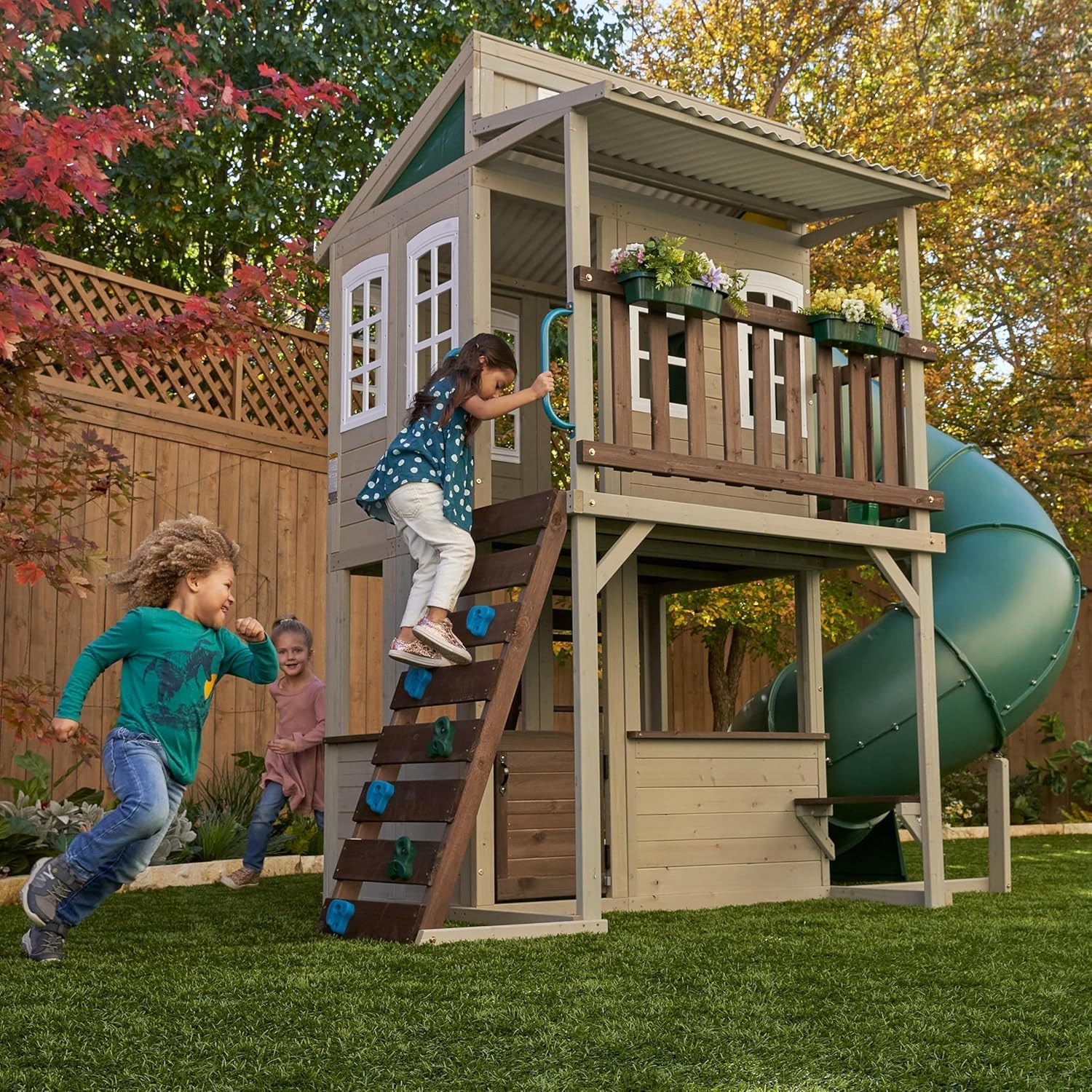 KidKraft Cozy Escape Spielturm mit Rutsche – Zweistöckiges Outdoor Klettergerüst mit Tunnelrutsche, Kletterwand & Spielküche
