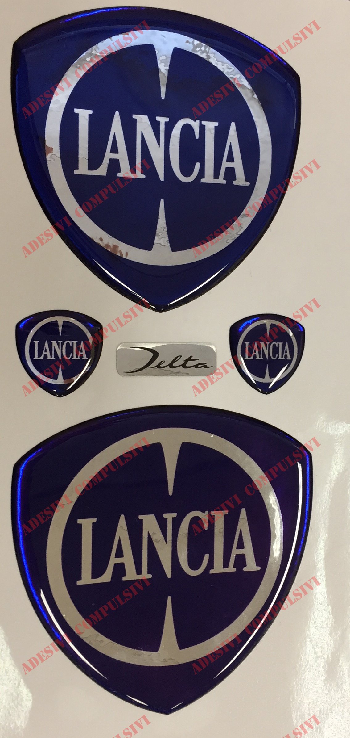 Logo Delta Anteriore, Posteriore + 2 Stemmi Laterali. per Cofano e Baule. Adesivi resinati, Effetto 3D. Fregi Stile Modello Classico