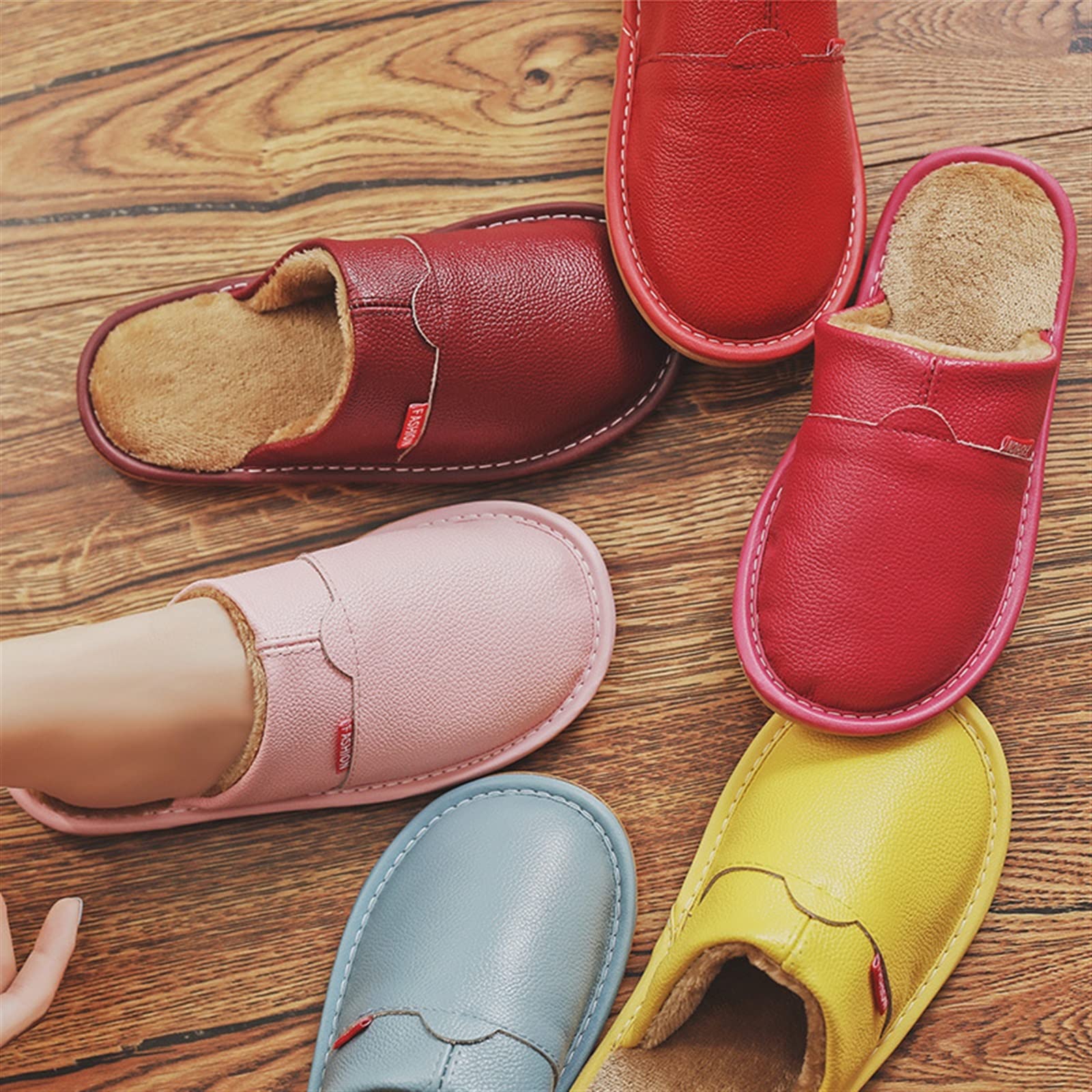 Zapatillas viscoelástica Zapatillas planas for casa de piel sintética, impermeables, antideslizantes, suaves, de felpa, cálidas, for el hogar, zapatos de algodón con punta cerrada Pantuflas de algodón