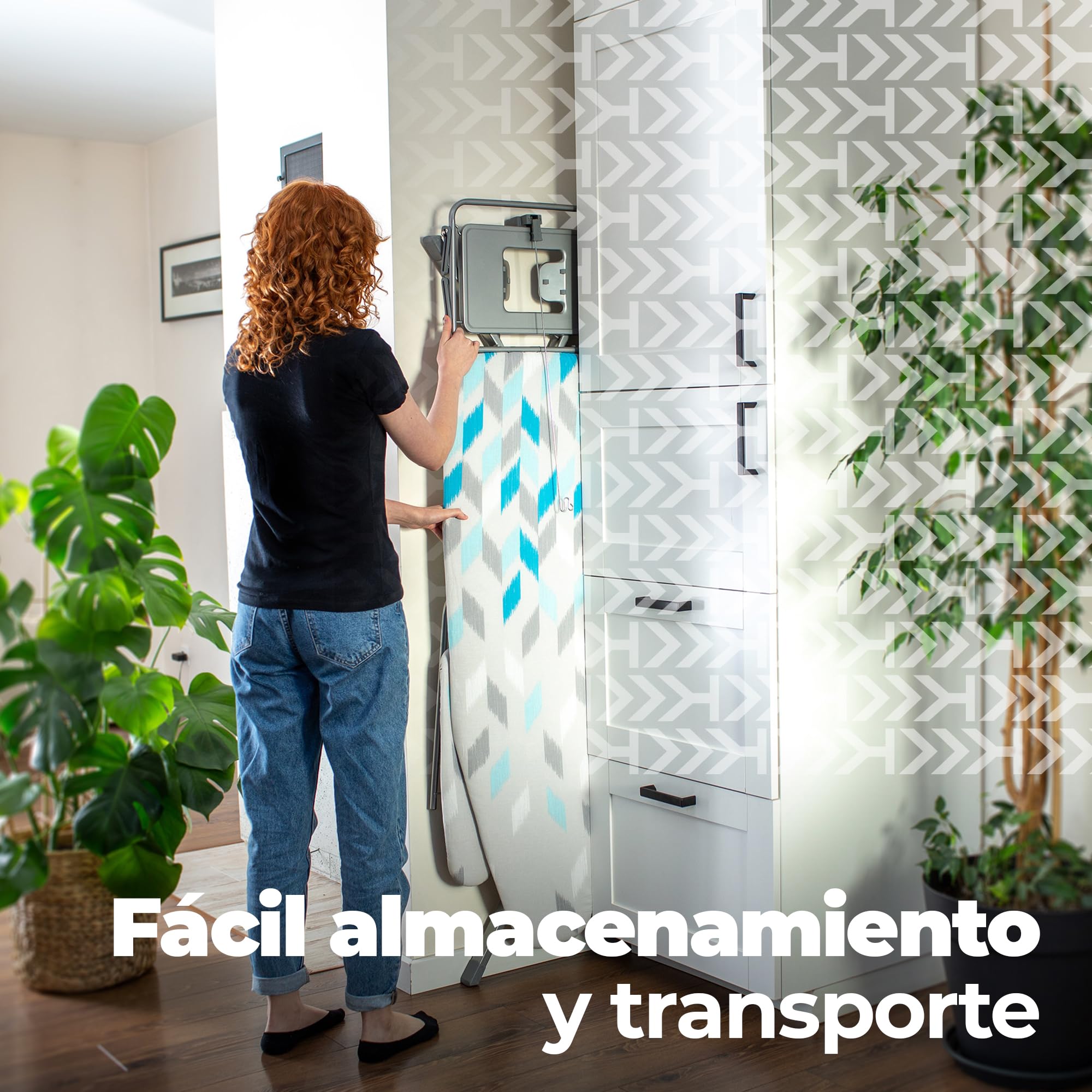 KADAX Tabla de Planchar Plegable con Enchufe, Altura Regulable, Funda Removible, Mesa para Planchar Mangas y Soporte para Plancha y Cable (Azul Claro)