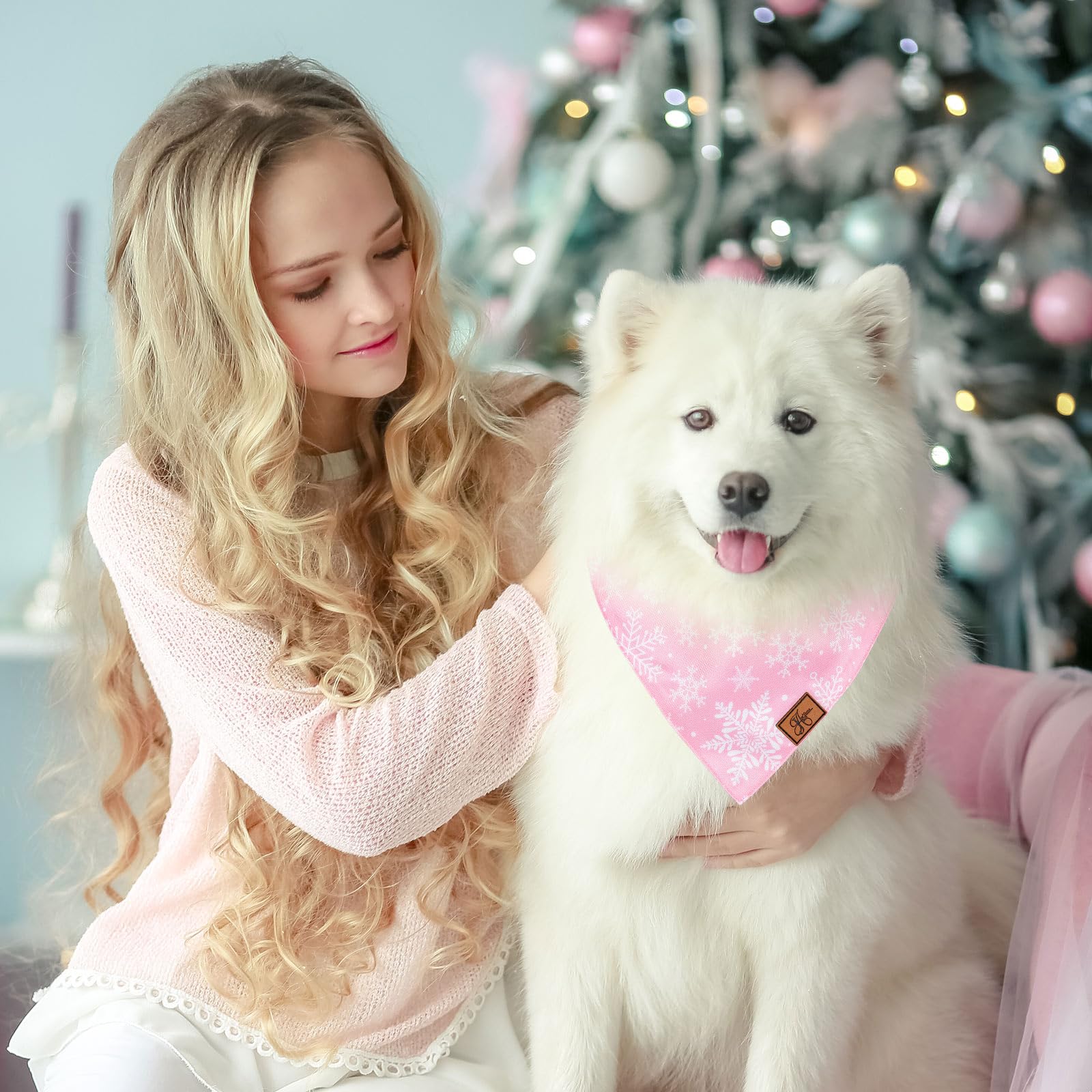 JarThenaAMCS Hundehalstuch, niedlicher Weihnachtsbaum, Schneeflocken-Druck, Stoff, mittlere Größen, verstellbar, Haustier-Halstuch, Hunde-Lätzchen für Kostüm-Zubehör, 2 Stück