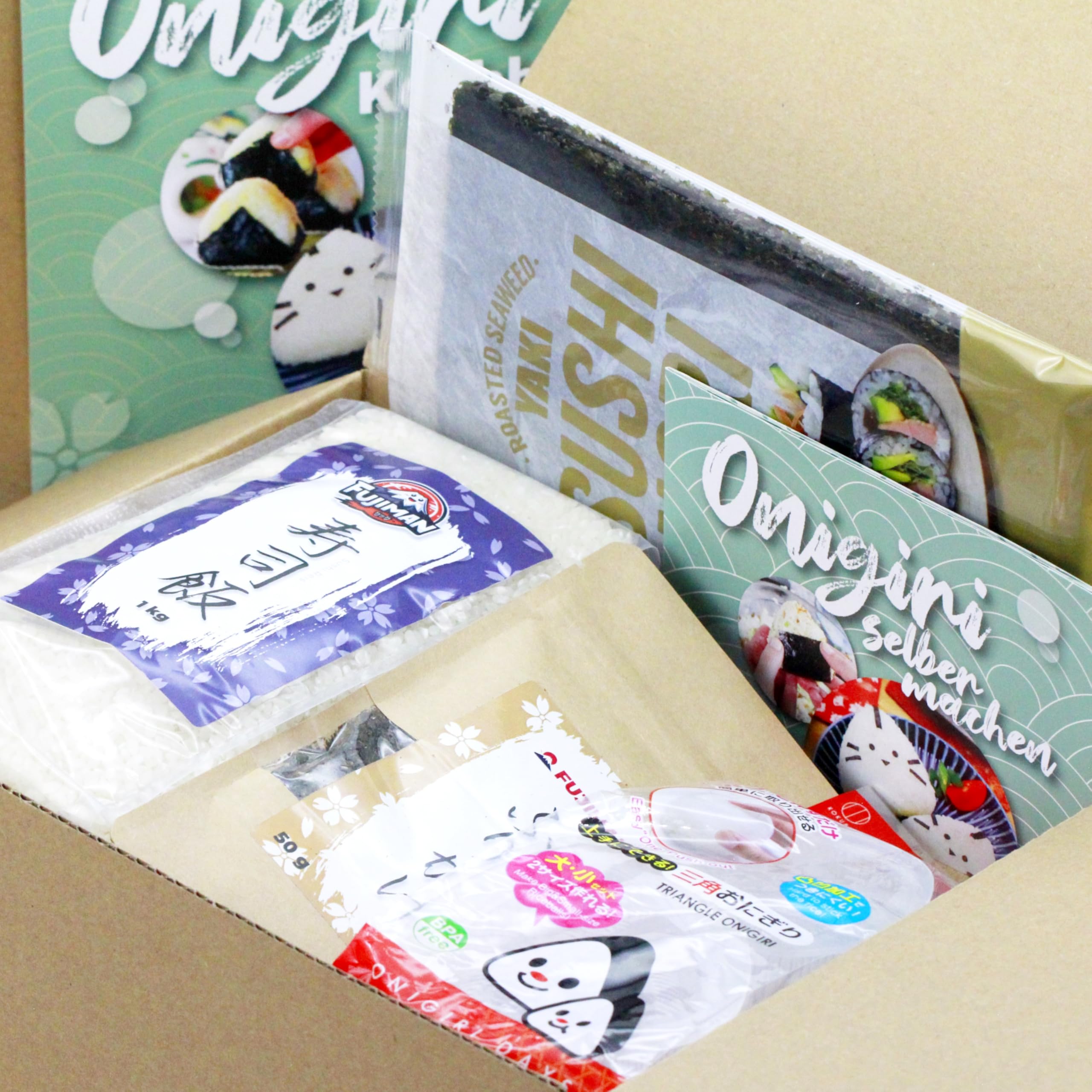 Onigiri Kochset für japanische Reisdreiecke – für 18 Reisbällchen, 5-teilige DIY Onigiri Box, inkl. 3 Rezeptideen, vegan, Geschenkidee für Anime Fan