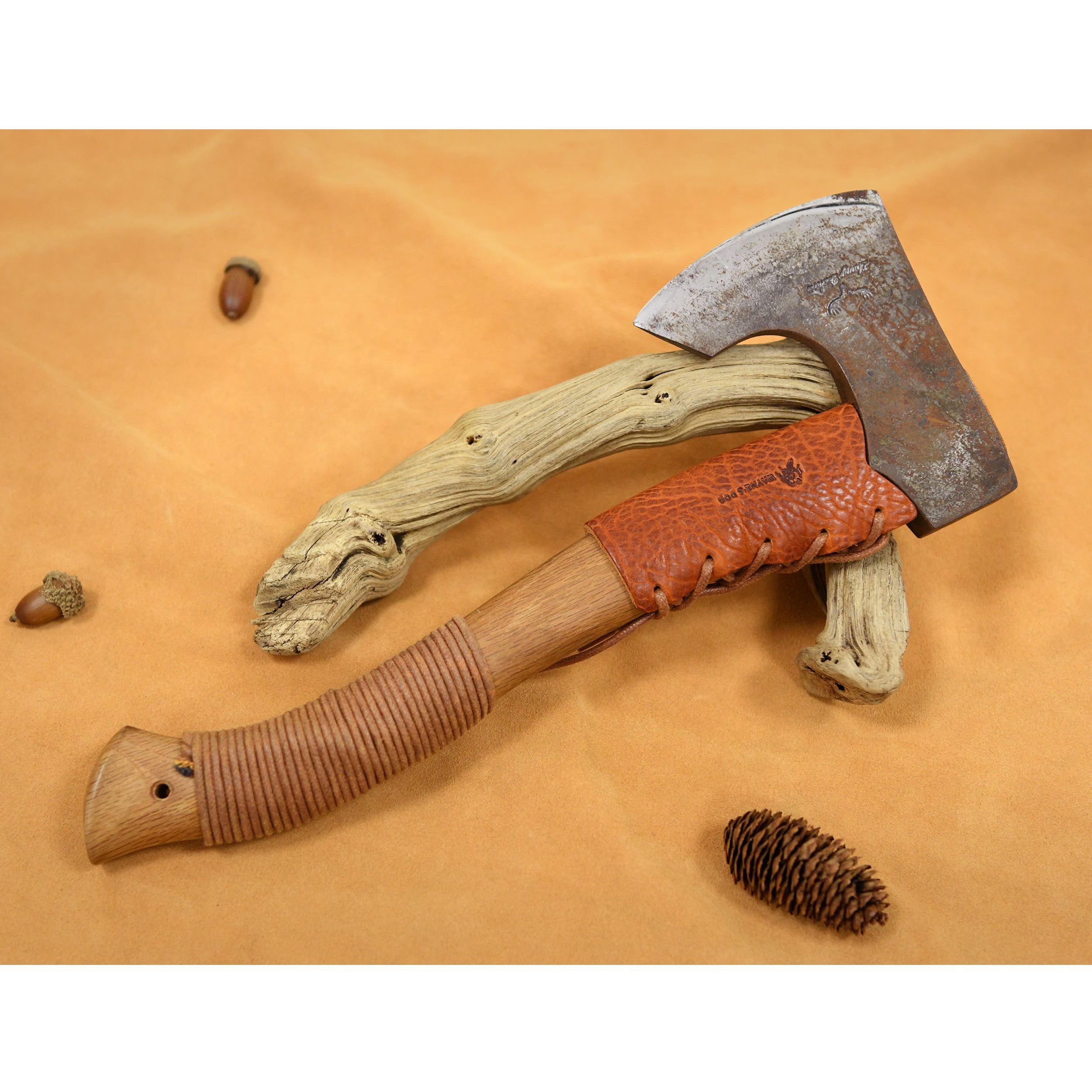 Lederaxt Halsbandschutz, Axt Griff Wraps Abdeckungen für Gartenpicks oder Camping Äxte Protector (Axtgriffhülle 04 + Wachsschnur)