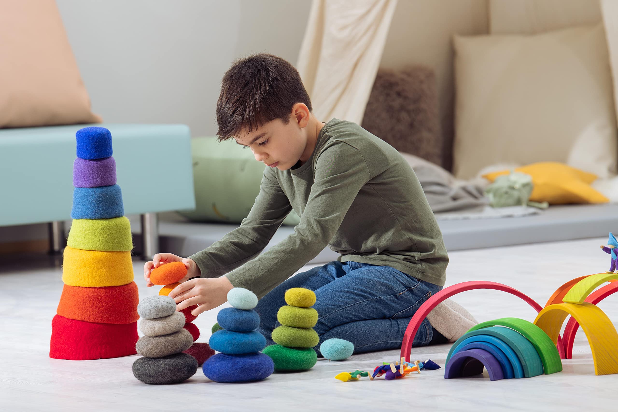 Betzold - Regenbogen-Filzkiesel, 20-TLG. Bunt zum Legen und Stapeln Spielmaterial
