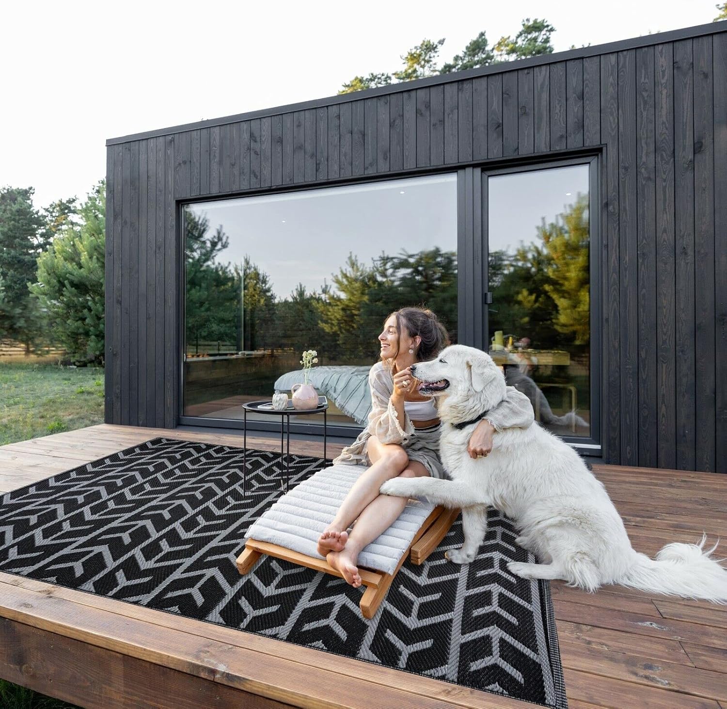 Outdoor Rug - Waterproof, Crease-Free, Reversible, Lightweight, Rolled, Recycled Plastic, Weather, Stain, Fade and UV Resistant - Amsterdam- Black & Grey (4'x6')