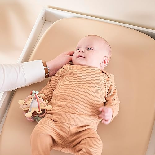 Miniatura 15 de Nattou Cambiador suave  Cambiador de bebé lavable  Duradero, resistente al agua, forma de capullo con empuñaduras inferiores de panal sin BPA,