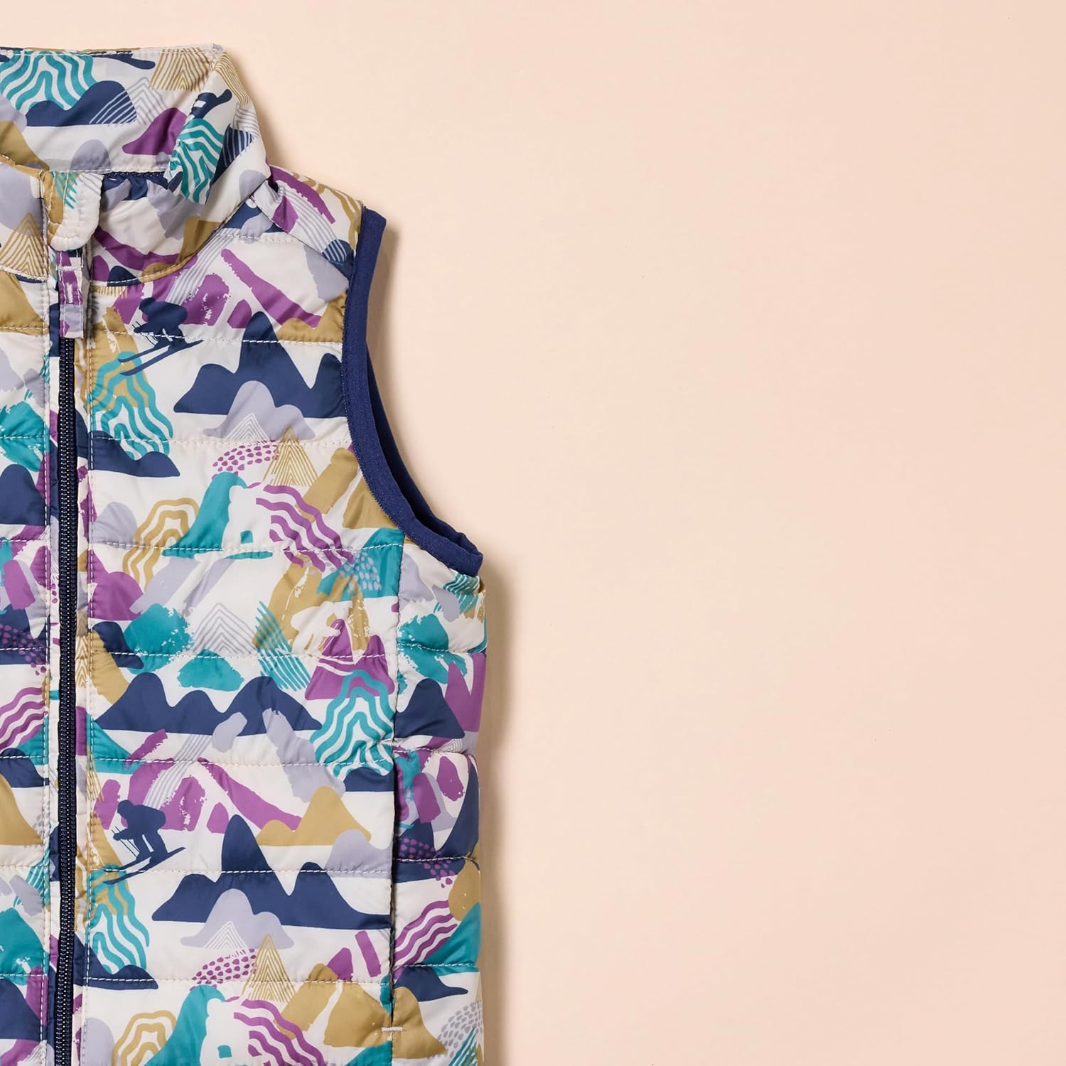 Amazon Essentials Boys and Toddlers’ Lightweight Water-Resistant Packable Puffer Vest