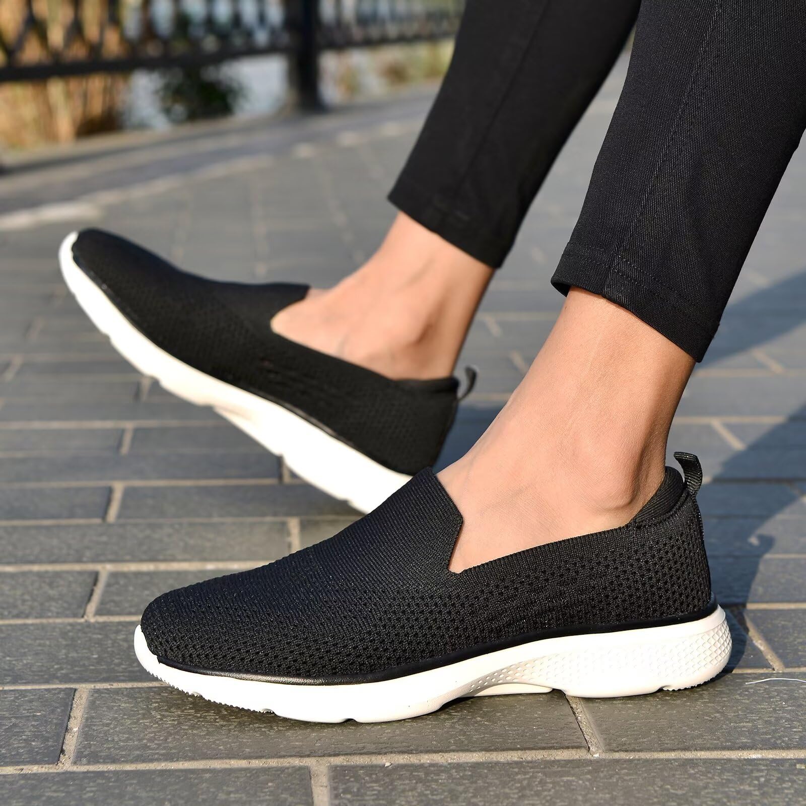 Puxome Damen Sneaker Slip On Atmungsaktive Bequeme Sportschuhe Walking Fitness Freizeit Schuhe