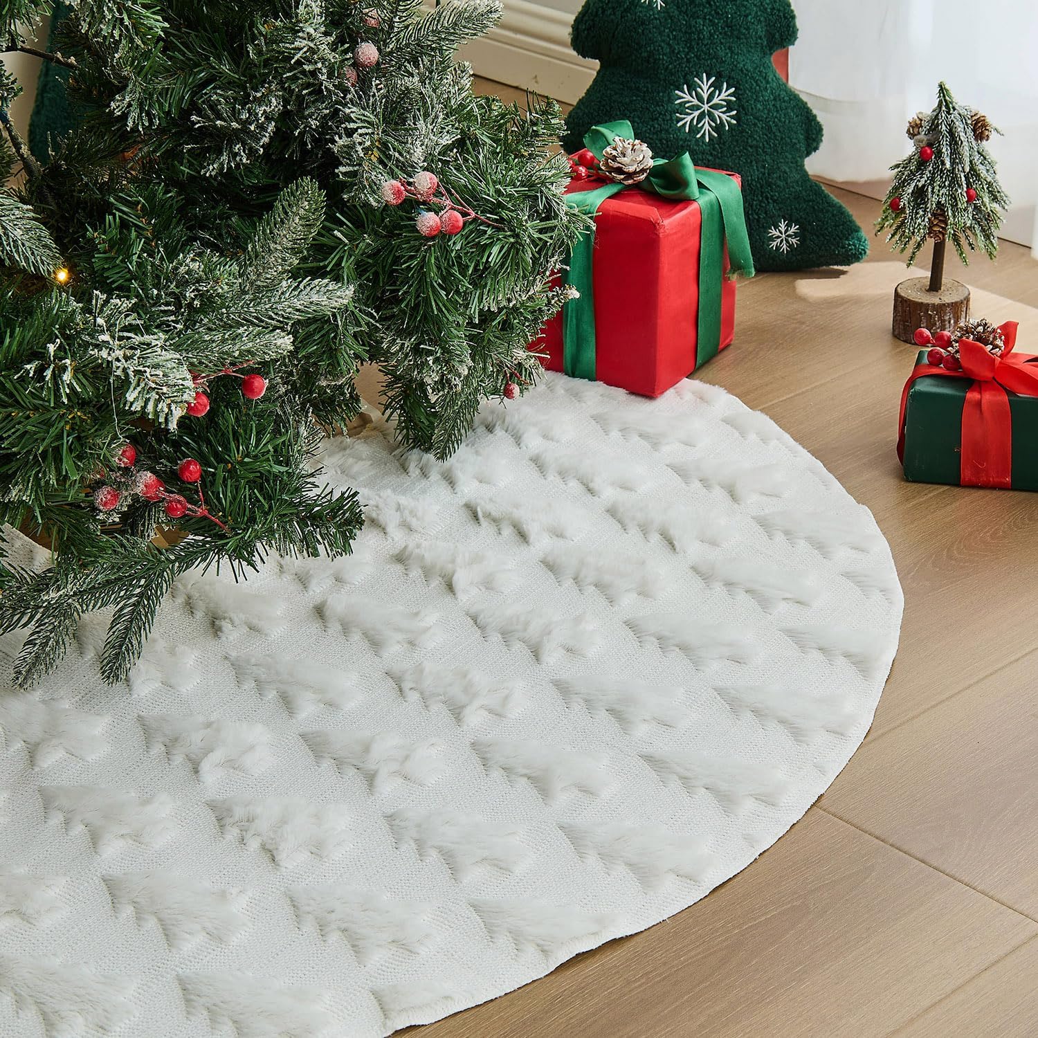 Plush Christmas Tree Skirt 36 Inches, Solid White Trees Fluffy Faux Pencil Tree Skirt, Soft Winter Xmas Tree Mat for Home Party Holiday Decorations