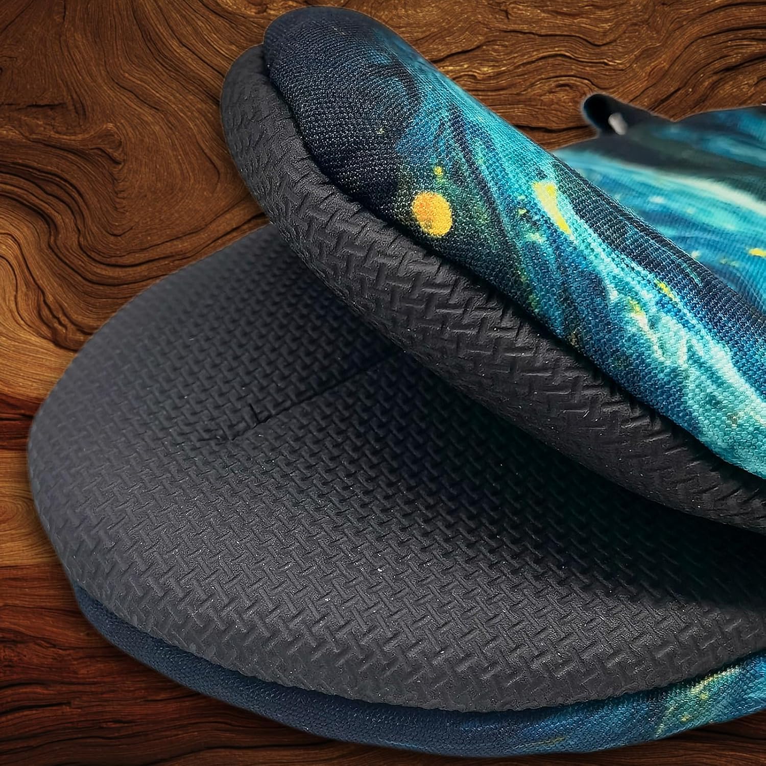 Black Cat Starry Night Oven Mitts, High Heat Resistant Kitchen Oven Gloves, Mini Silicone Oven Mitts, Non-Slip Grip Surfaces and Hanging Loop for Grilling, Baking, Cooking and Microwave, Gift - Image 6