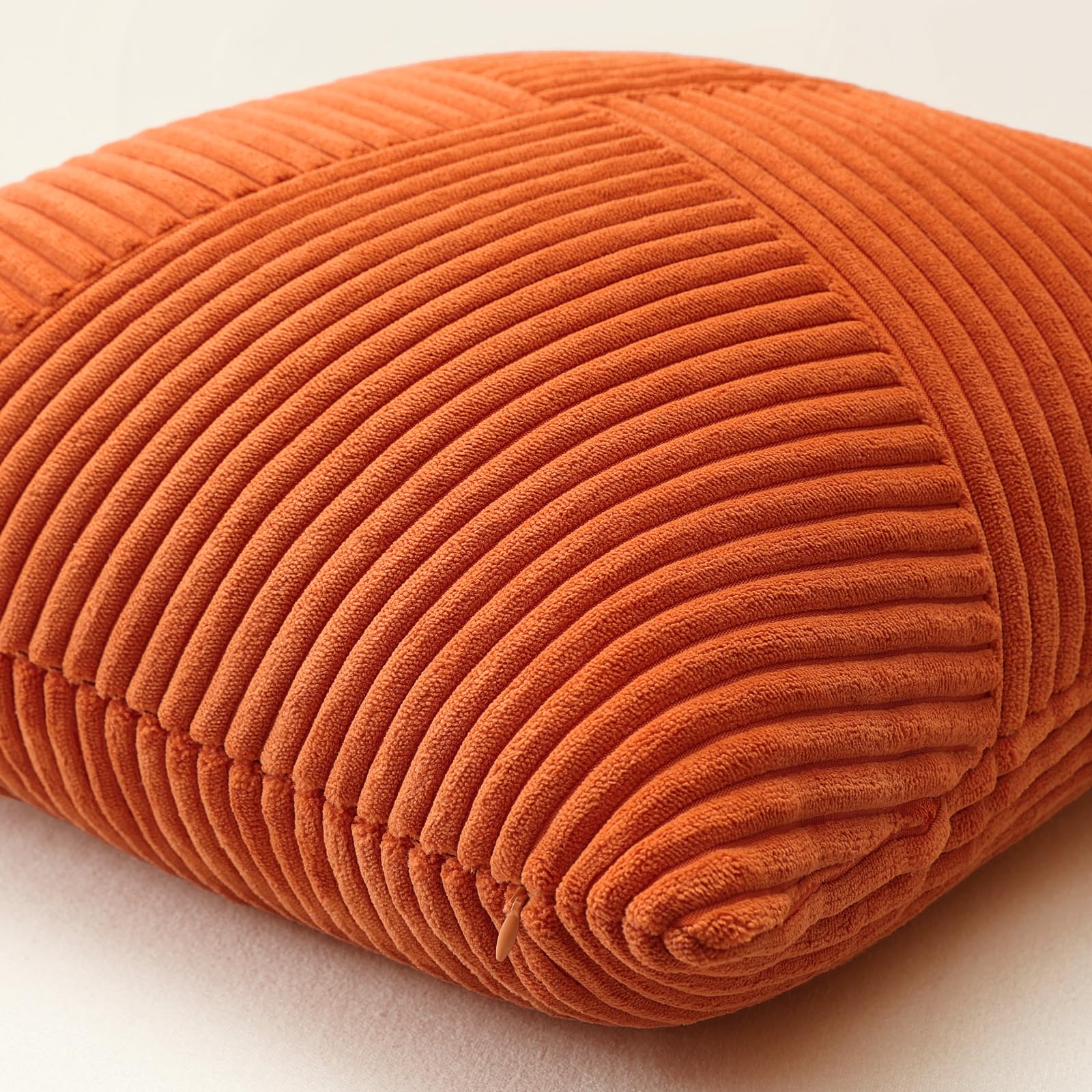 OTOSTAR Lot de 4 housses de coussin décoratives carrées en velours côtelé doux de style rustique de style rustique - Mélange d'automne pour canapé, chambre à coucher, salon, 61 x 61 cm, vert olive