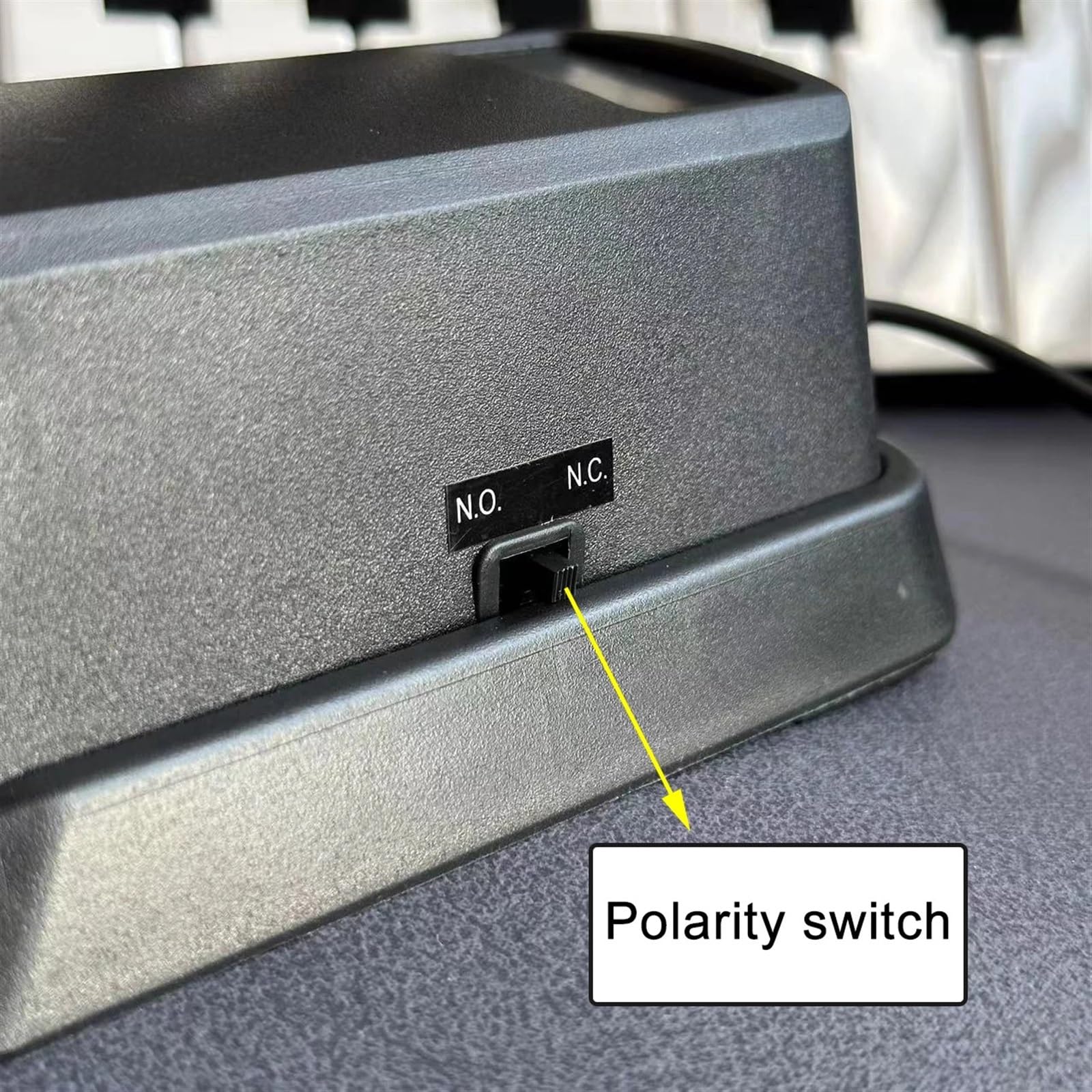 Digital Piano Sustain Pedal Synthesizer Midi Keyboards Dämpfer 6,35 mm Eingangsstecker mit Polaritätsschalter (Schwarz - 01)