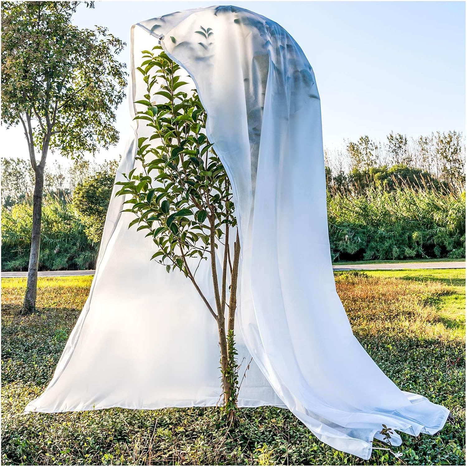 QiWeiFaCai Plant Covers Freeze Protection, Plant Covers for Winter with Drawstring and Zipper, 2.5 oz/yd² 5.9 X 4.6 Ft, Winter Plant Covers Freeze Pprotection for Protect Trees Shrubs from Cold Frost