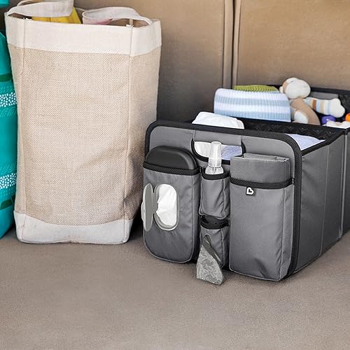 Miniatura 5 de Munchkin® Brica® Out-n-About™ - Organizador plegable para maletero y estación de cambio de pañales