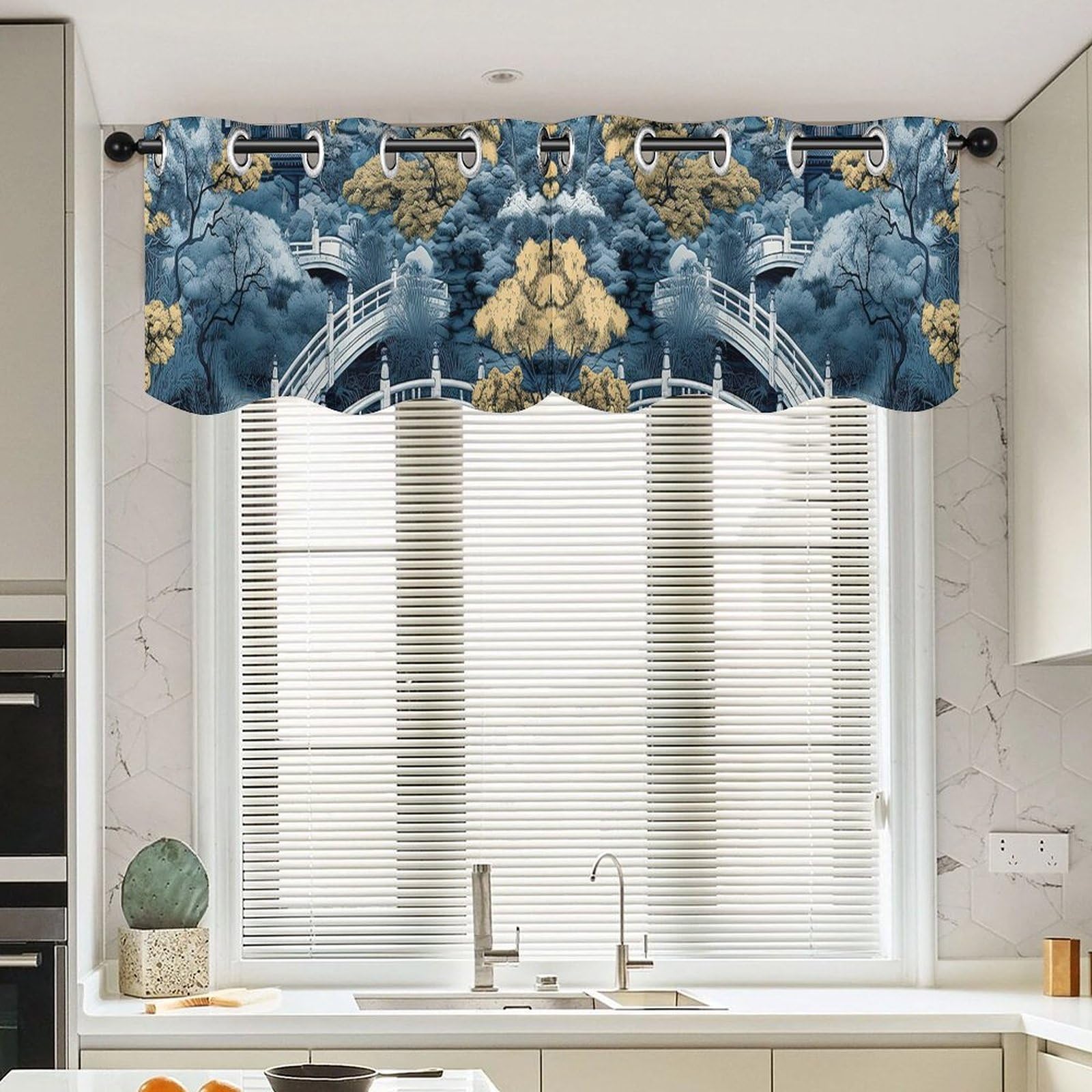 Rideaux de style asiatique bleu pour masquer le vis-à-vis en cuisine et salon