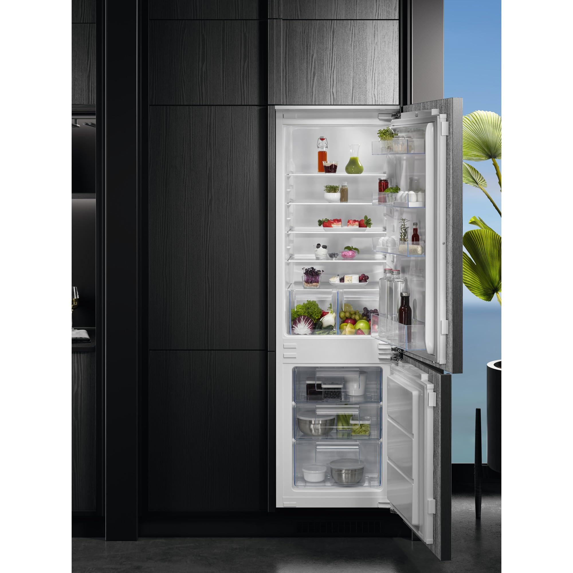 AEG Einbau-Kühl-Gefrier-Kombination 178cm, Serie 6000 TwinTech: NoFrost Abtauautomatik dank getrenntem Kühl- 195L & Gefrierraum 62L, LED-Display, Schnell-Gefrieren, Türalarm, Schlepptür, TSC6N183ES