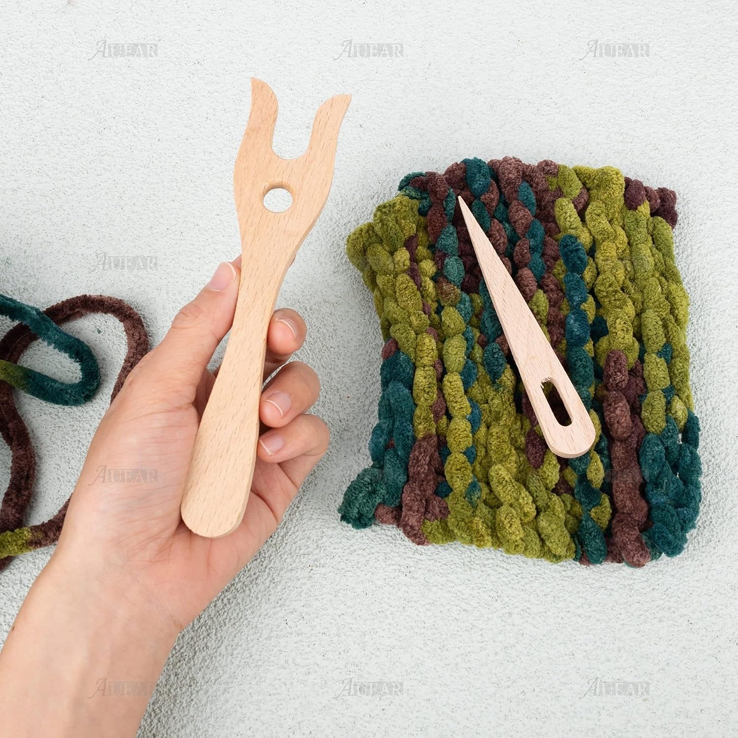 AUEAR, 2 Pack Weaving Tools, a Wooden Knitting Fork and Big Eye Needle Braider Craft Tools for DIY Knitted Crafts