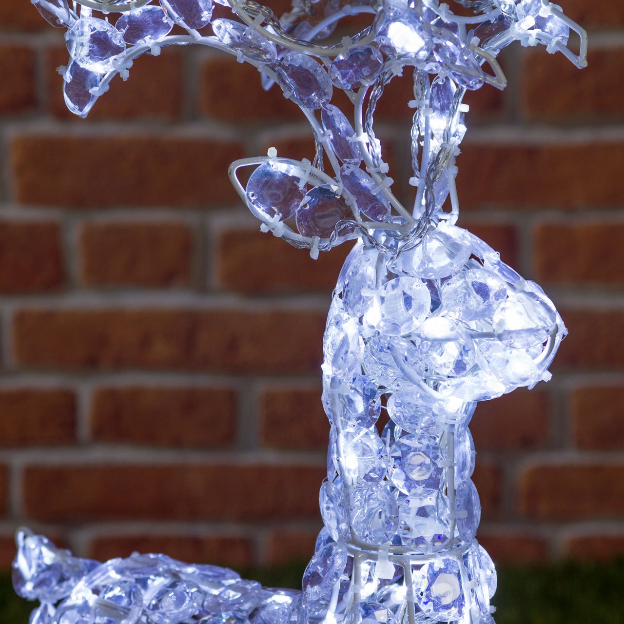Rentier mit Kristallen, 100 LEDs, kaltweiß, H70 cm, Rentiere für draußen, Weihnachtsdekoration, Weihnachtsbeleuchtung, Leuchtfiguren