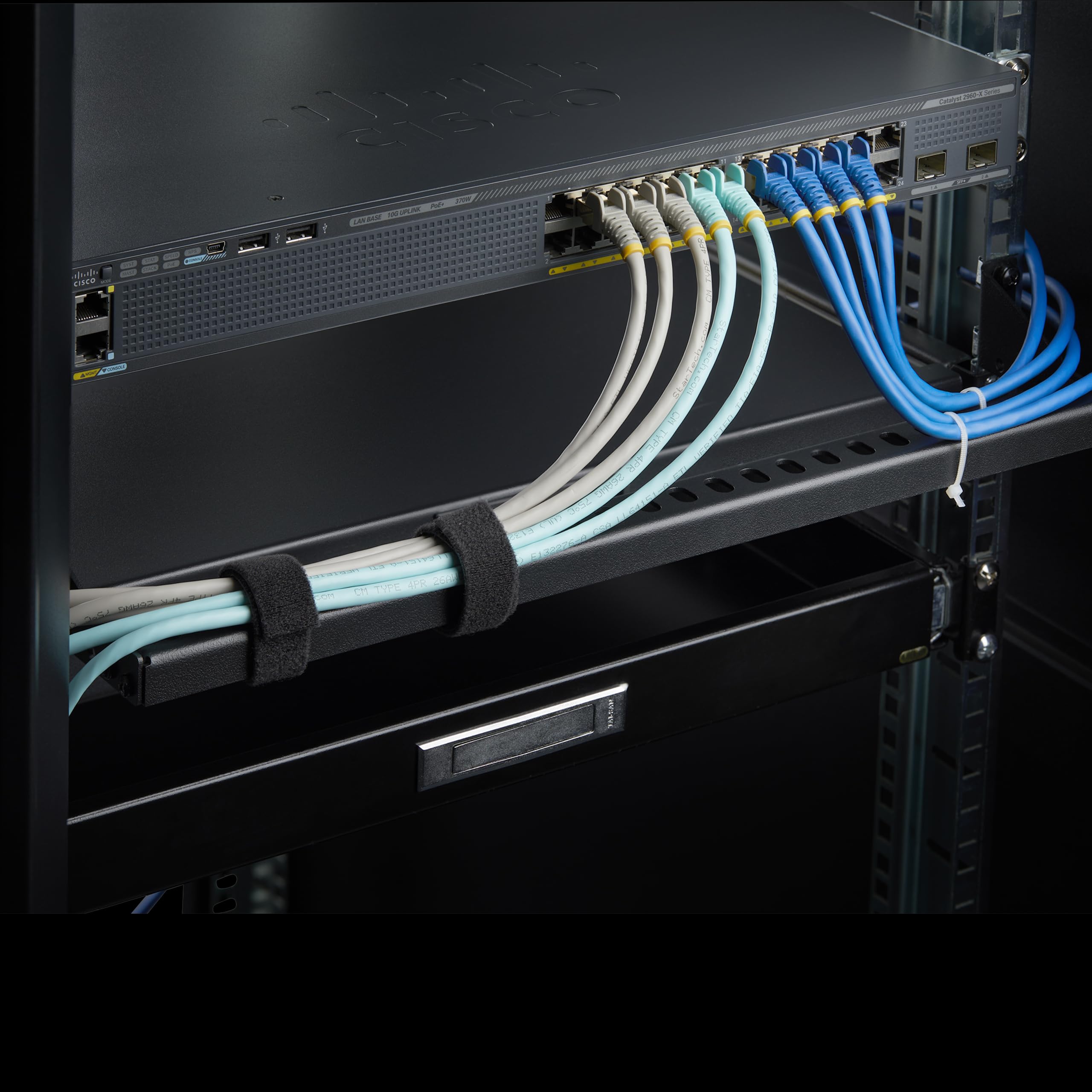 StarTech Barra Passacavi 1U, profondità Regolabile (12S-Cable-Lacing-Bar) | Guida Cavi Orizzontale, Gestione Cavi Ordinata, per Patch Panel, Switch e PDU